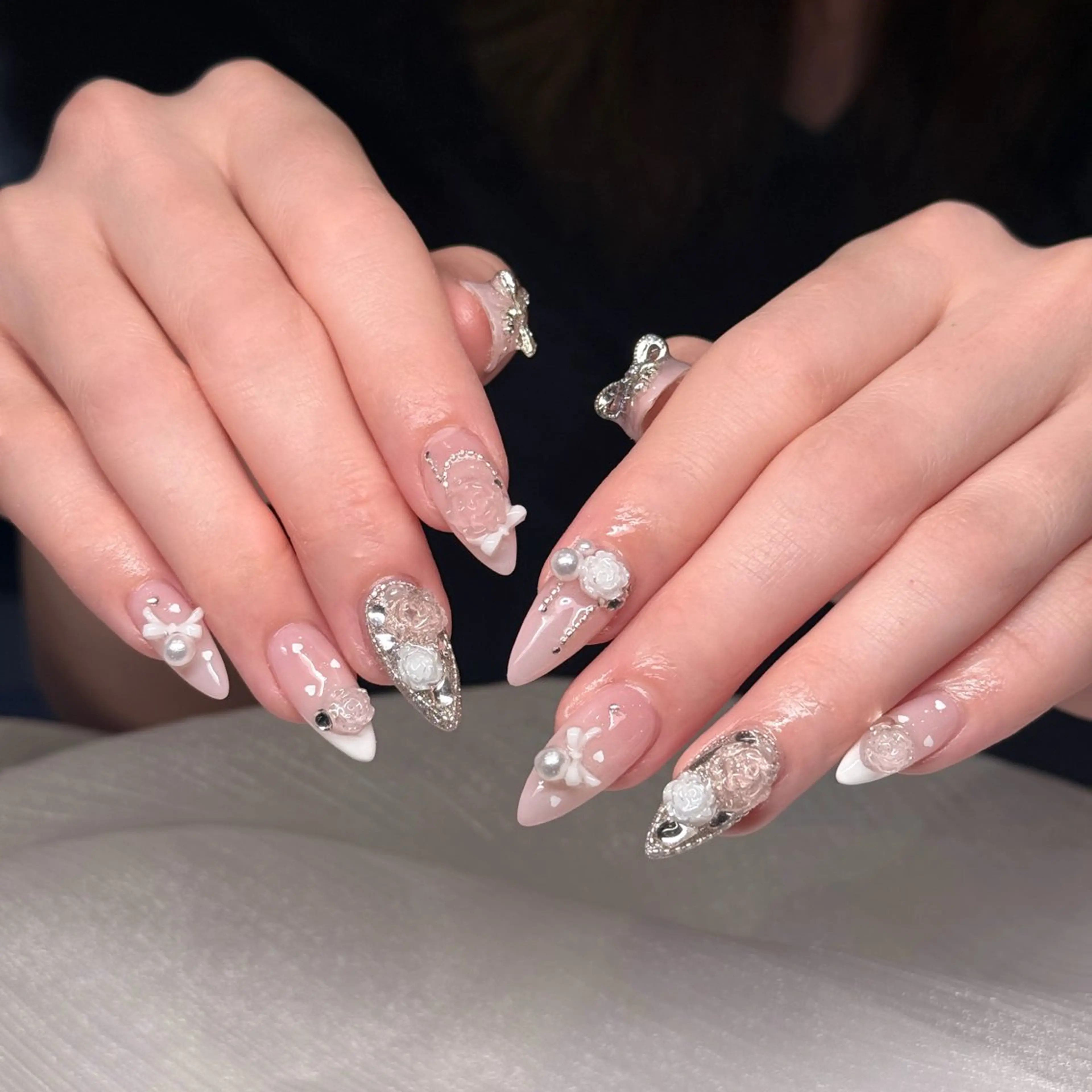 ネイル オーロラネイル ブルー チークネイル フットネイル フレンチネイル ハンドネイル JAN 168 池袋のネイルデザイン