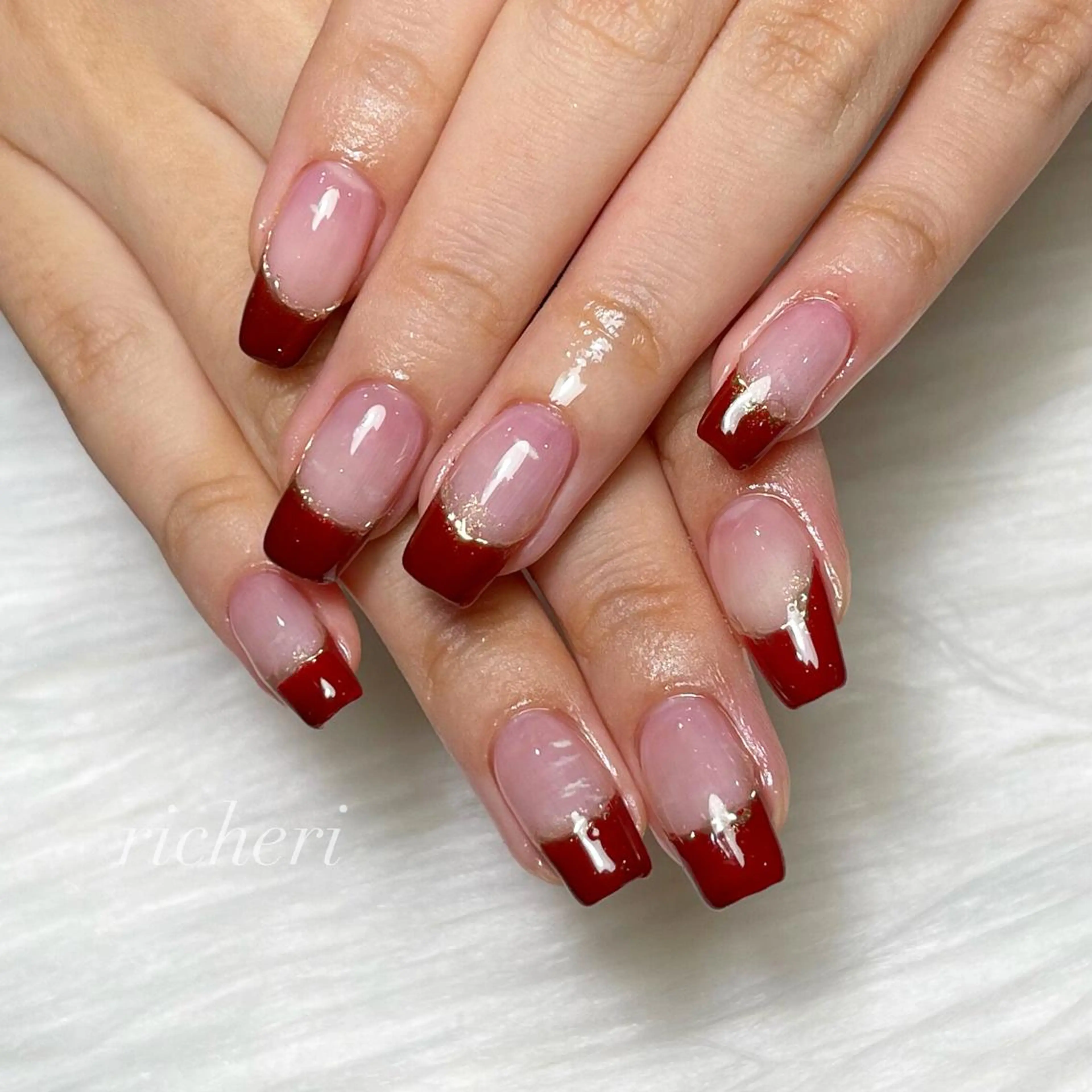 ミディアム ネイル 韓国風ヘア アートネイル ボルドー フレンチネイル ジェルネイル richeri beautyのエステ・リラクイメージ