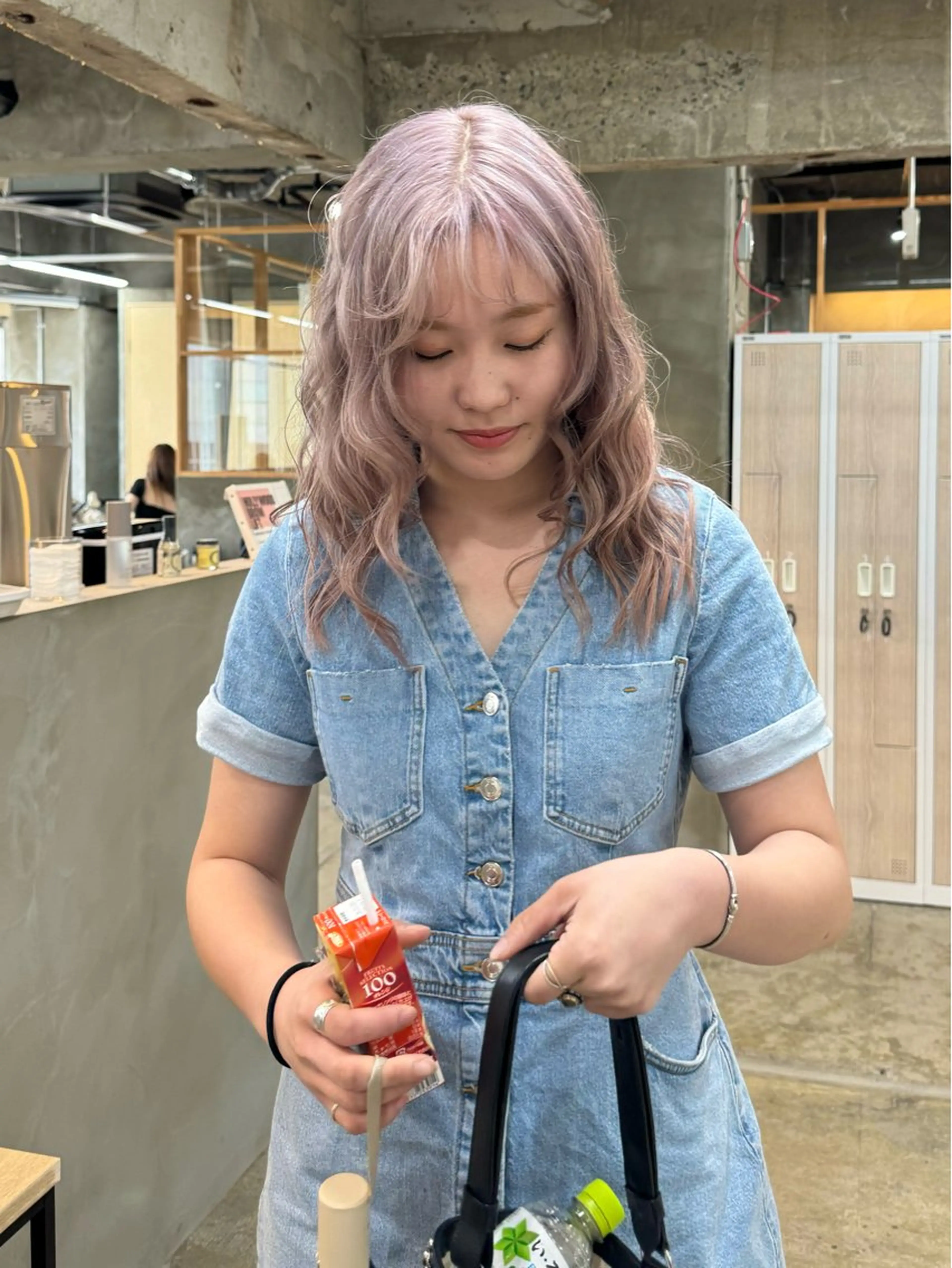 セミロング 茜璃/ブリーチカラー /レイヤーカットのヘアスタイル