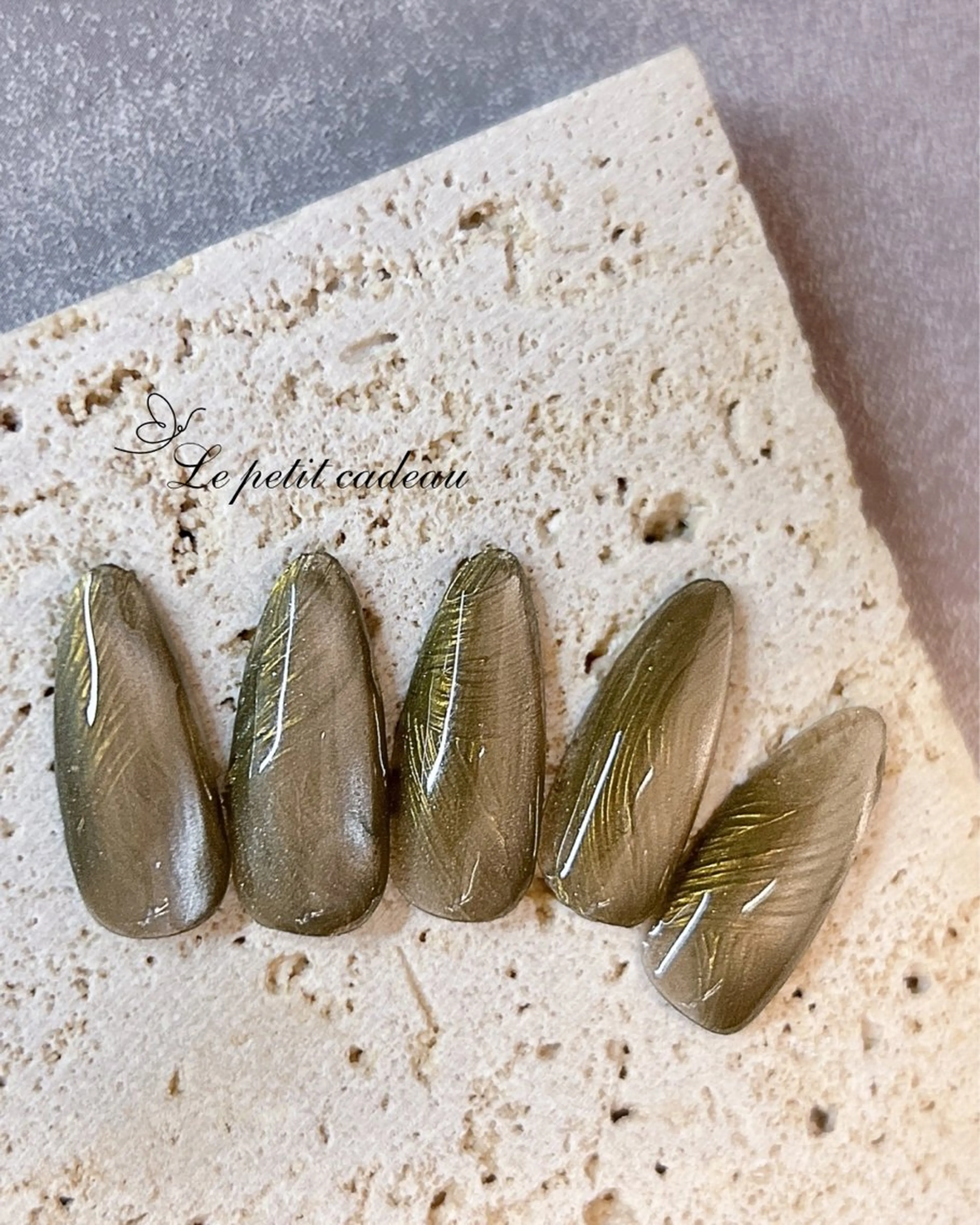 ネイル ミラーネイル ニュアンスネイル ハンドネイル 栗山 カンナのネイルデザイン