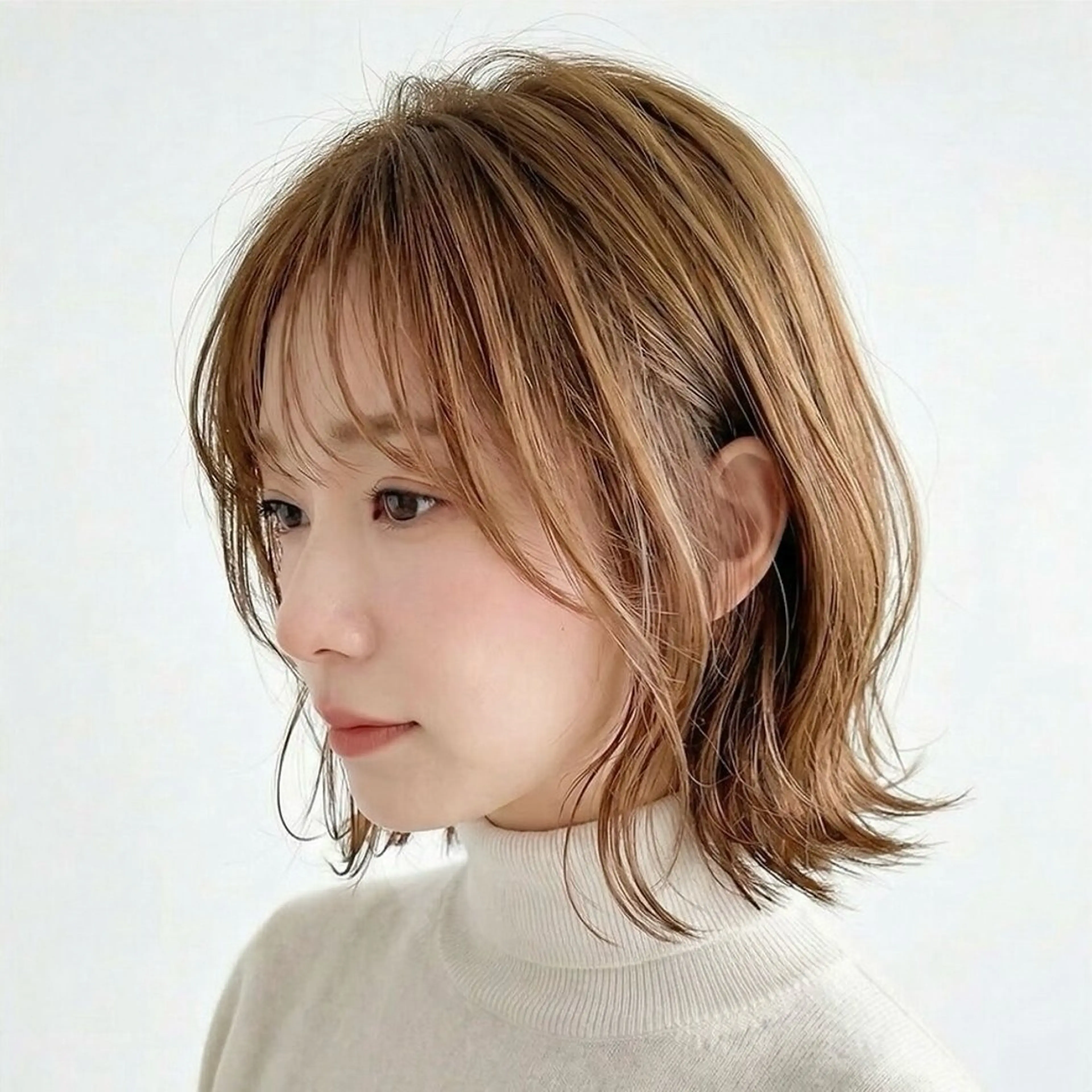 ミディアム カラー ボブ くびれヘア 似合わせカット 小顔カット 外ハネヘア カット ヘアカラー トリートメント ヘッドスパ ヘアセット 短めショートカット カットモデルのヘアスタイル