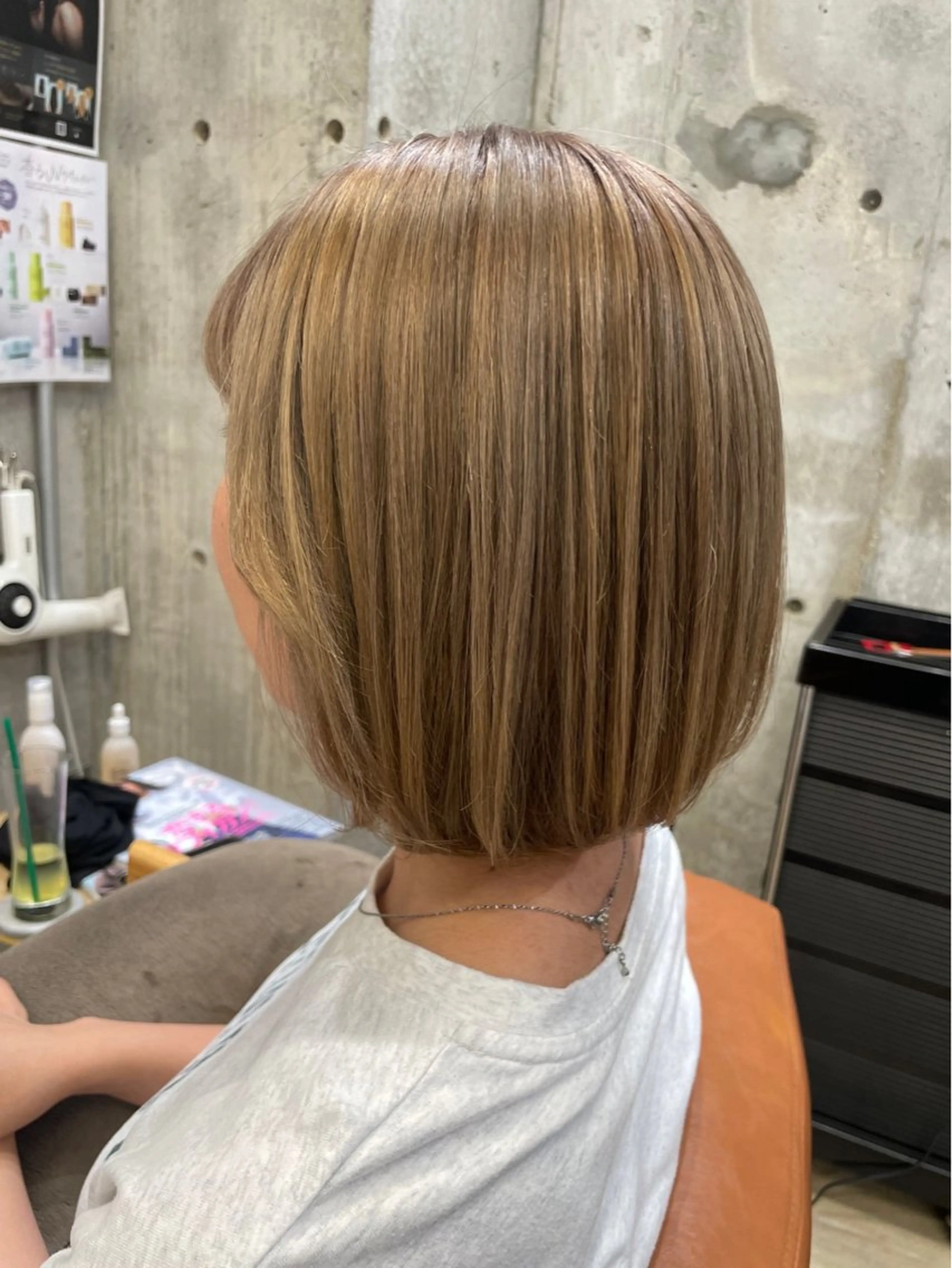 ショート カラー 東 史夏のヘアスタイル