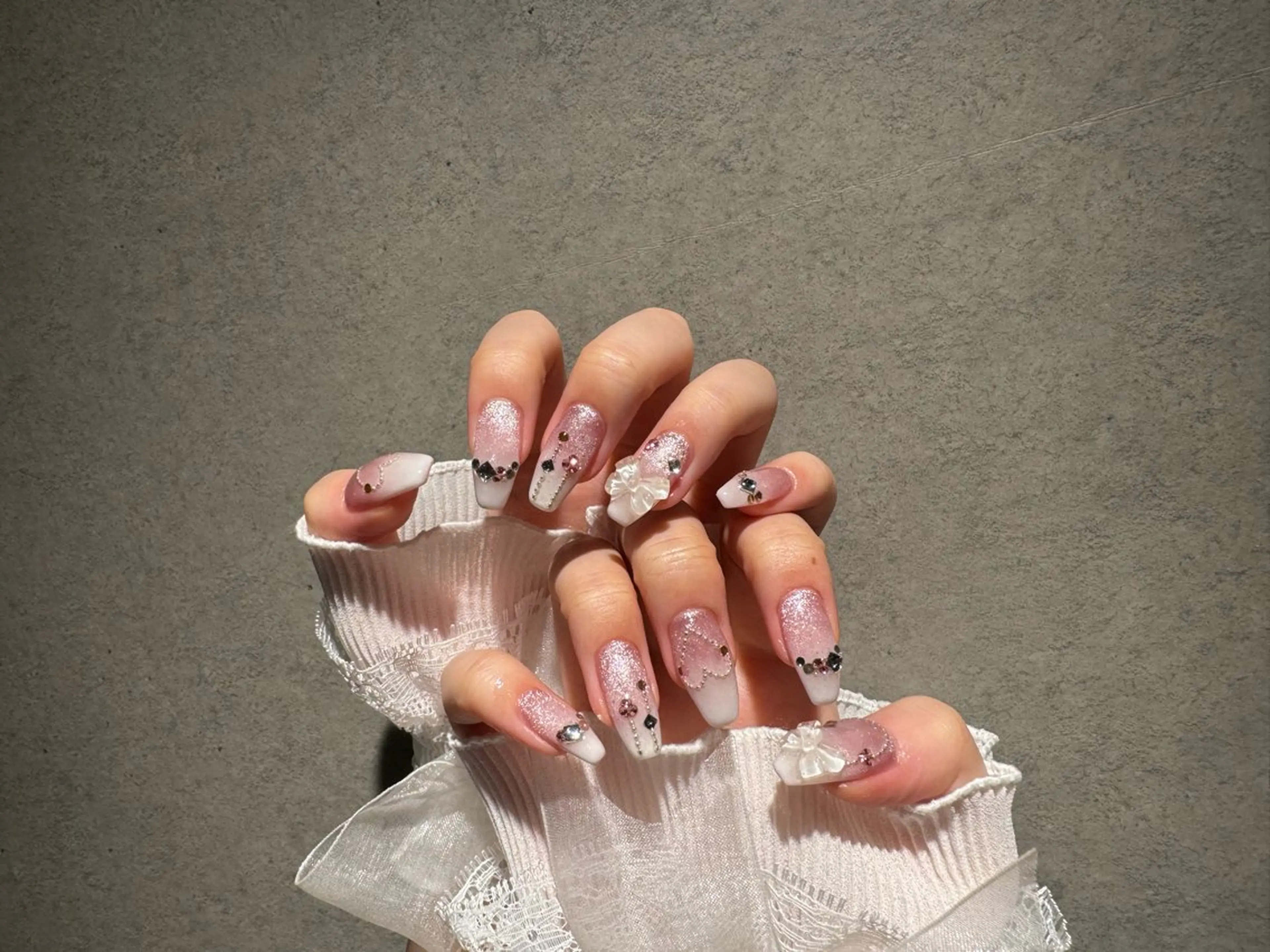 ネイル I-nailロング /ワンホン/キラキラのネイルデザイン