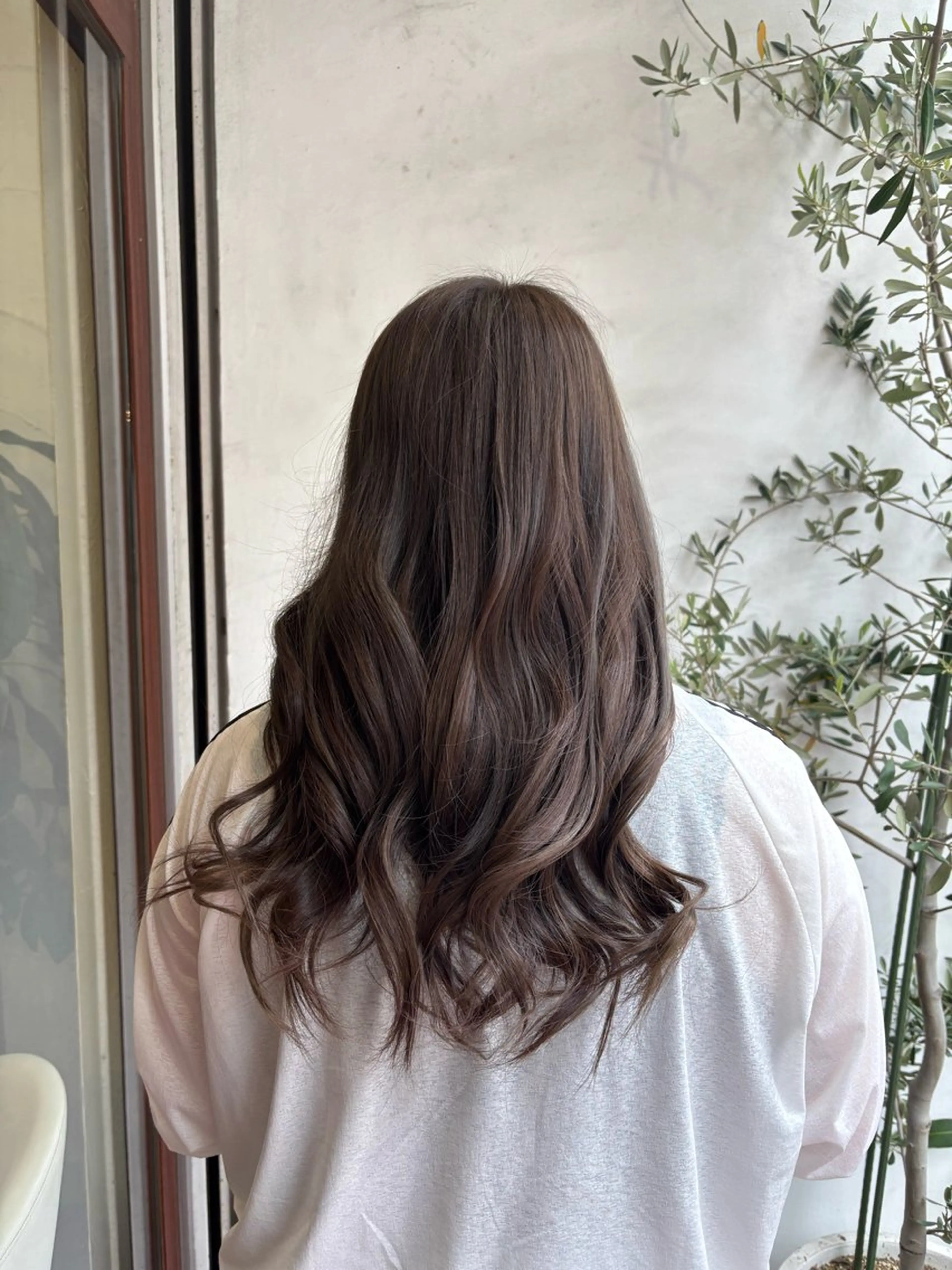 ロング カラー ブラウンカラー 倉澤 愛理のヘアスタイル