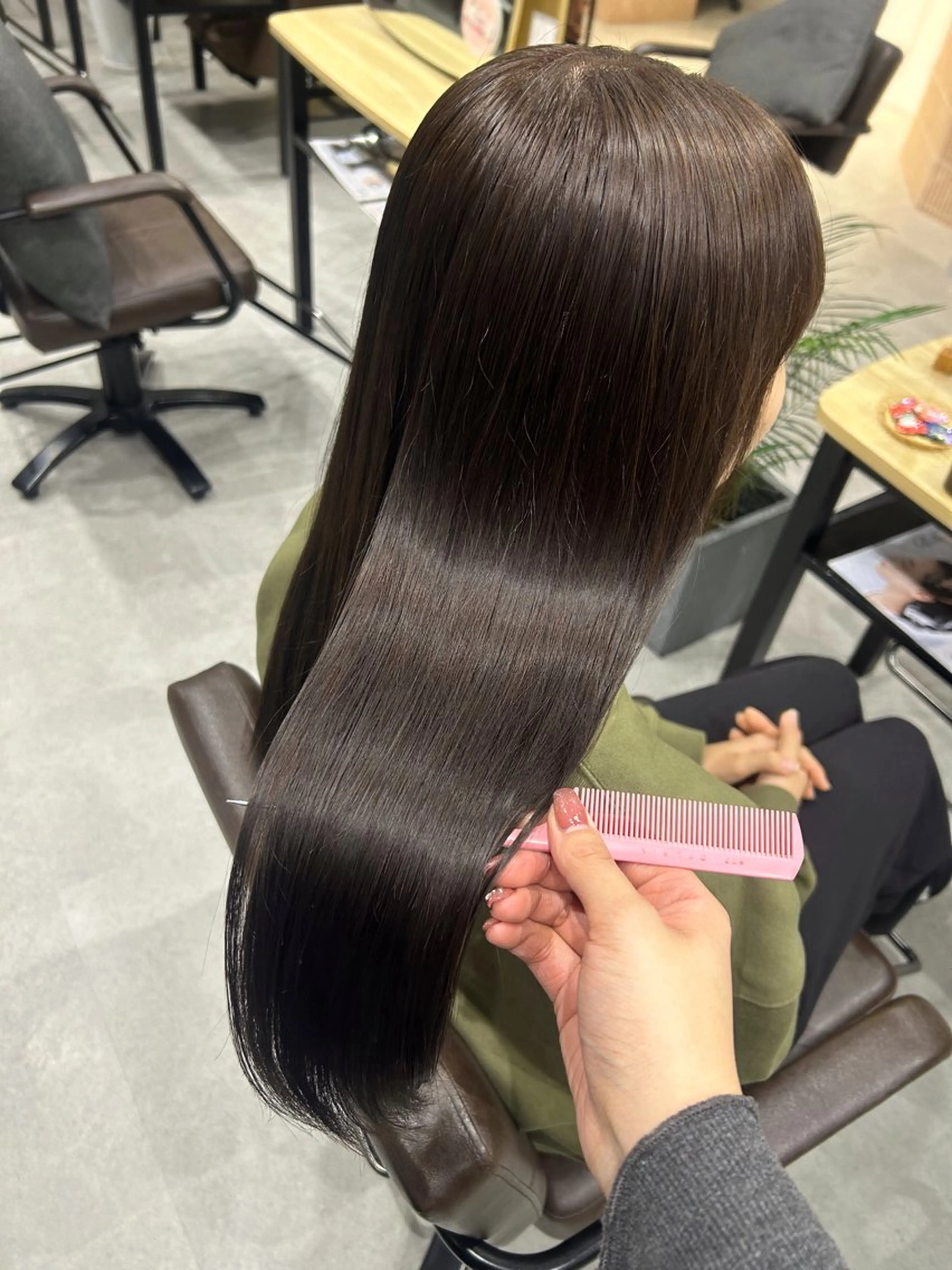 カラー Sakura / Fier umedaのヘアスタイル