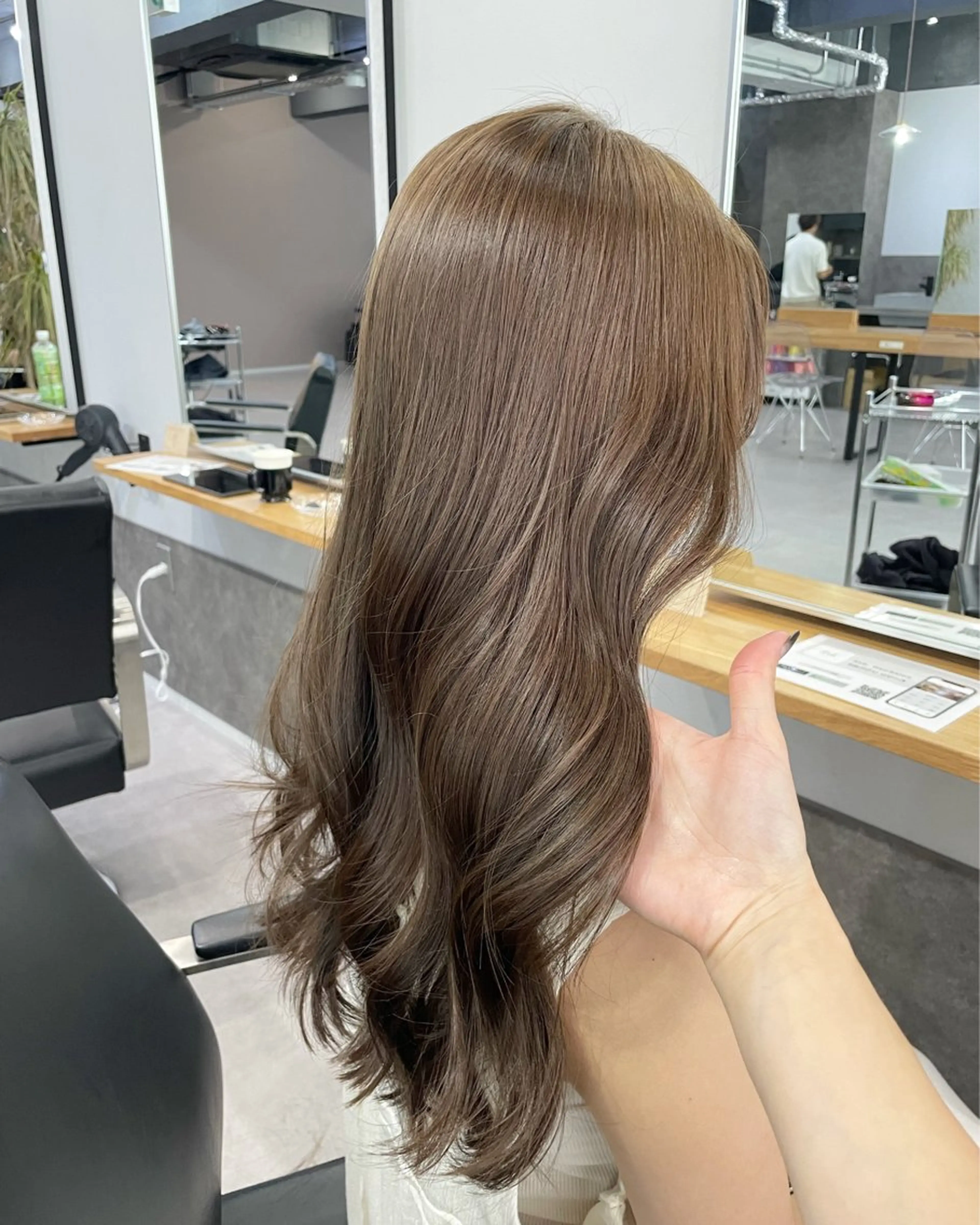 ロング カラー ミルクティーベージュ ❤︎レイヤー　MIAのヘアスタイル