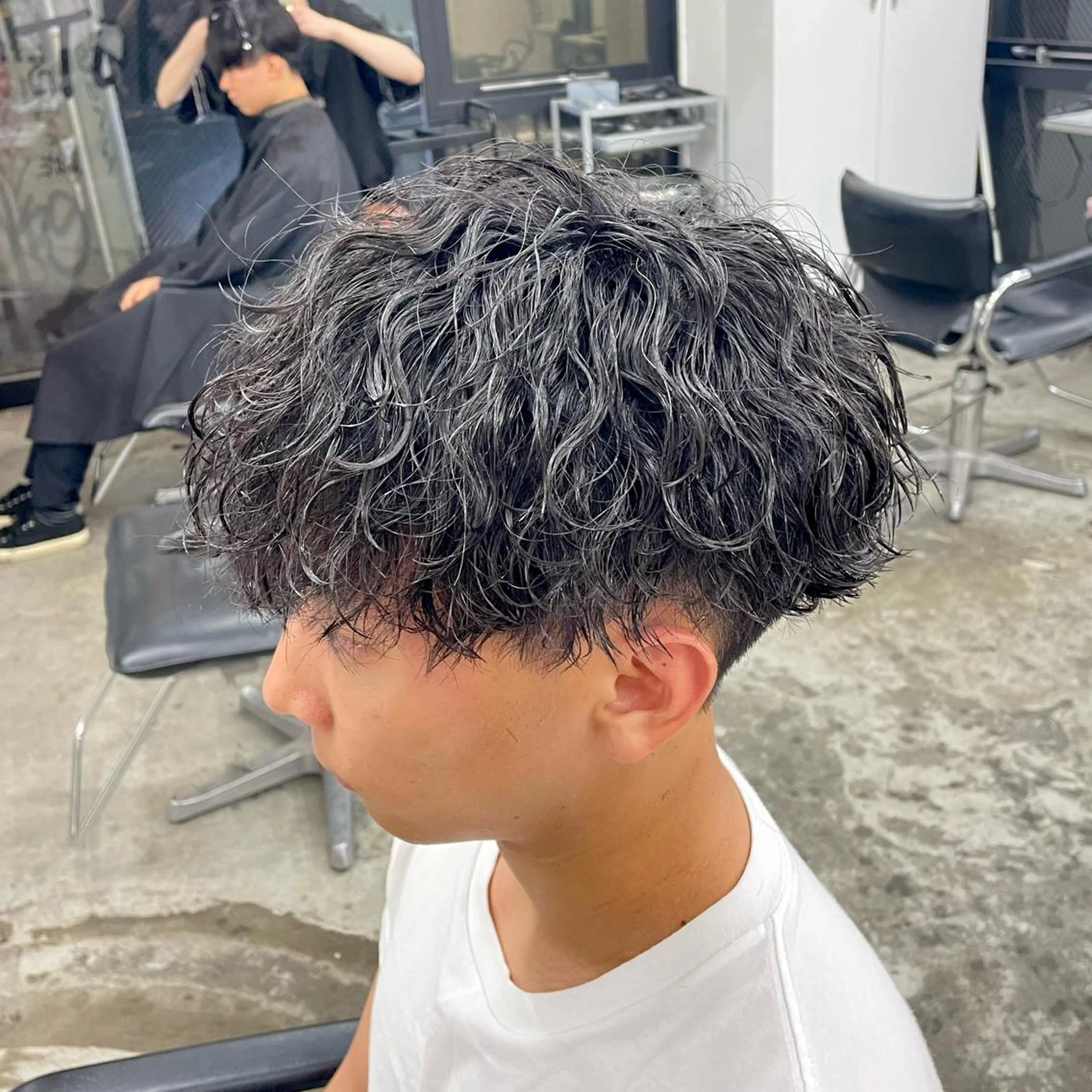 ショート パーマ メンズ 波巻きパーマ カット パーマ メンズ特化美容師/ 藤戸 椋のヘアスタイル