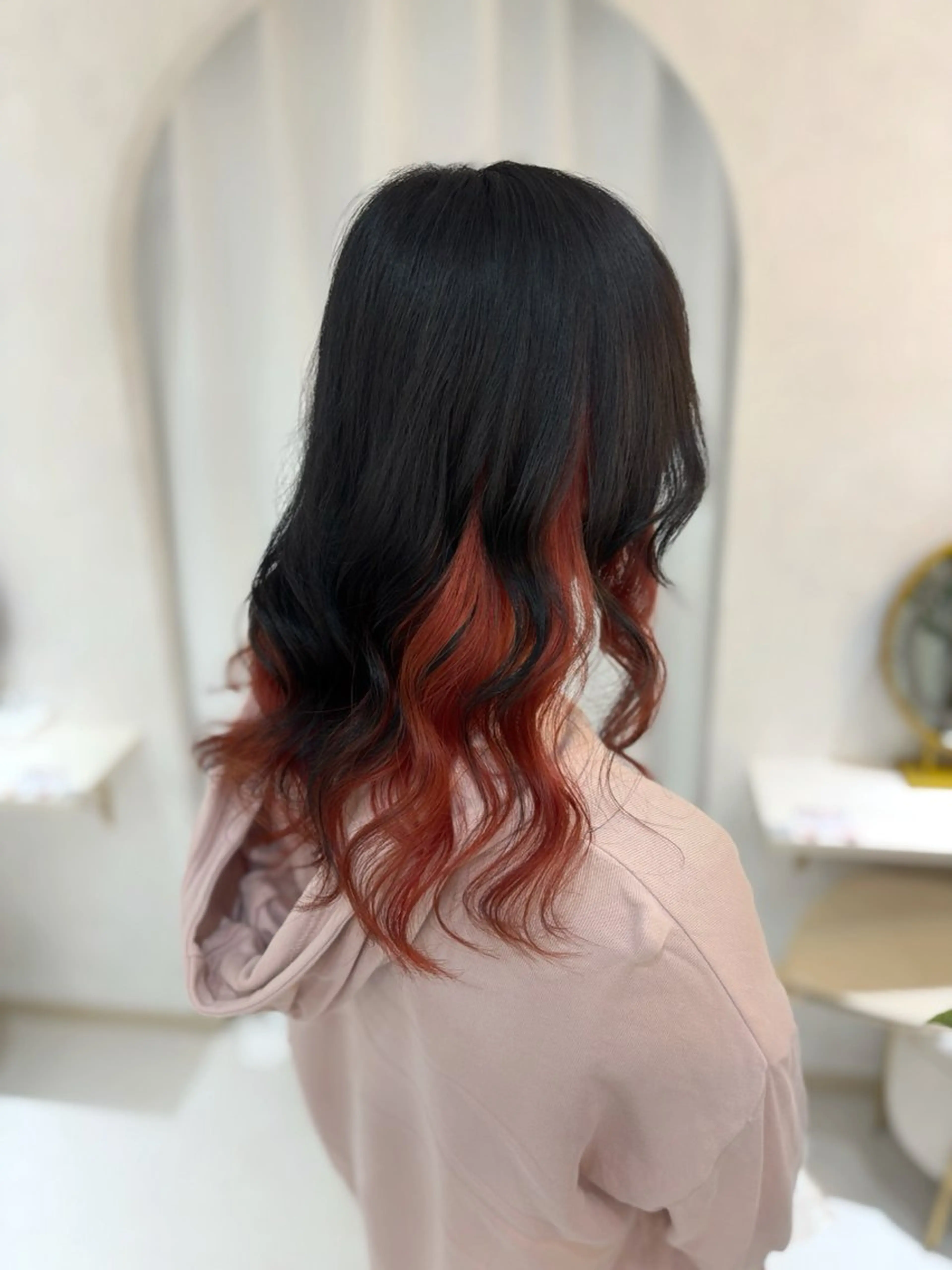 ロング カラー ブリーチ インナーカラー りほ/顔周りカット/ レイヤーカットのヘアスタイル