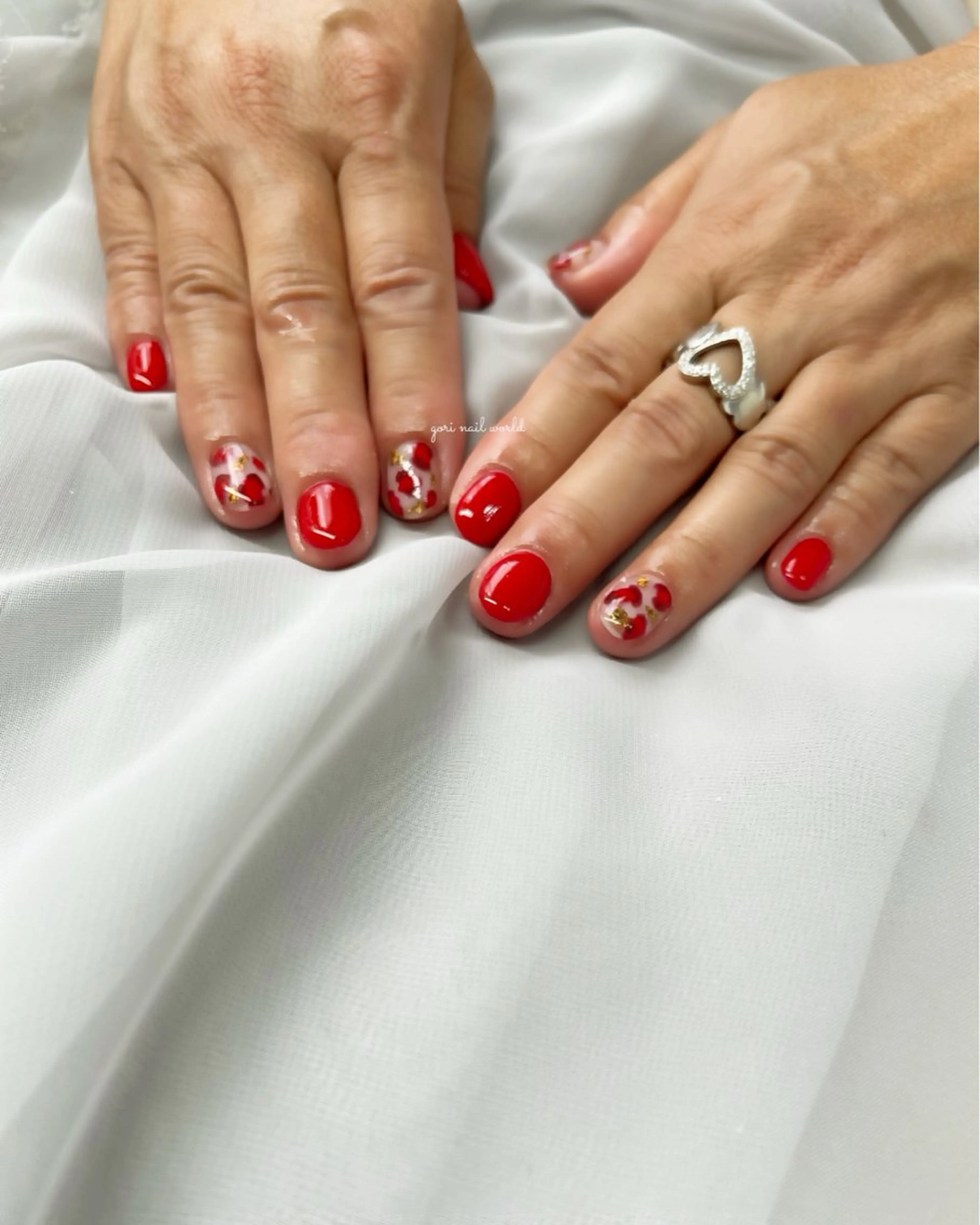 ネイル 𝐠𝐨𝐫𝐢 𝐧𝐚𝐢𝐥のネイルデザイン