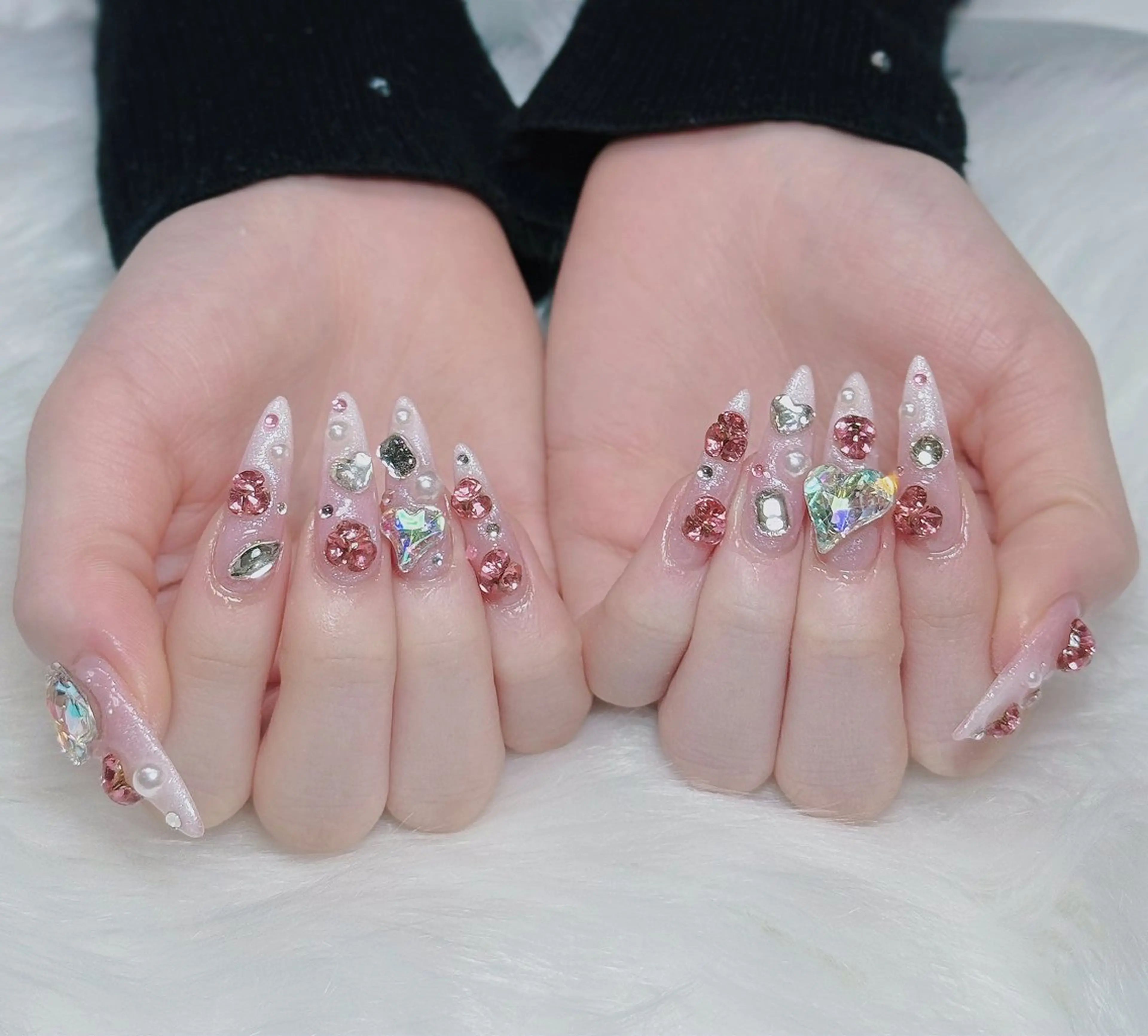 ネイル オーロラネイル チークネイル フットネイル フレンチネイル ジェルネイル ハンドネイル Nichi Nailsのネイルデザイン