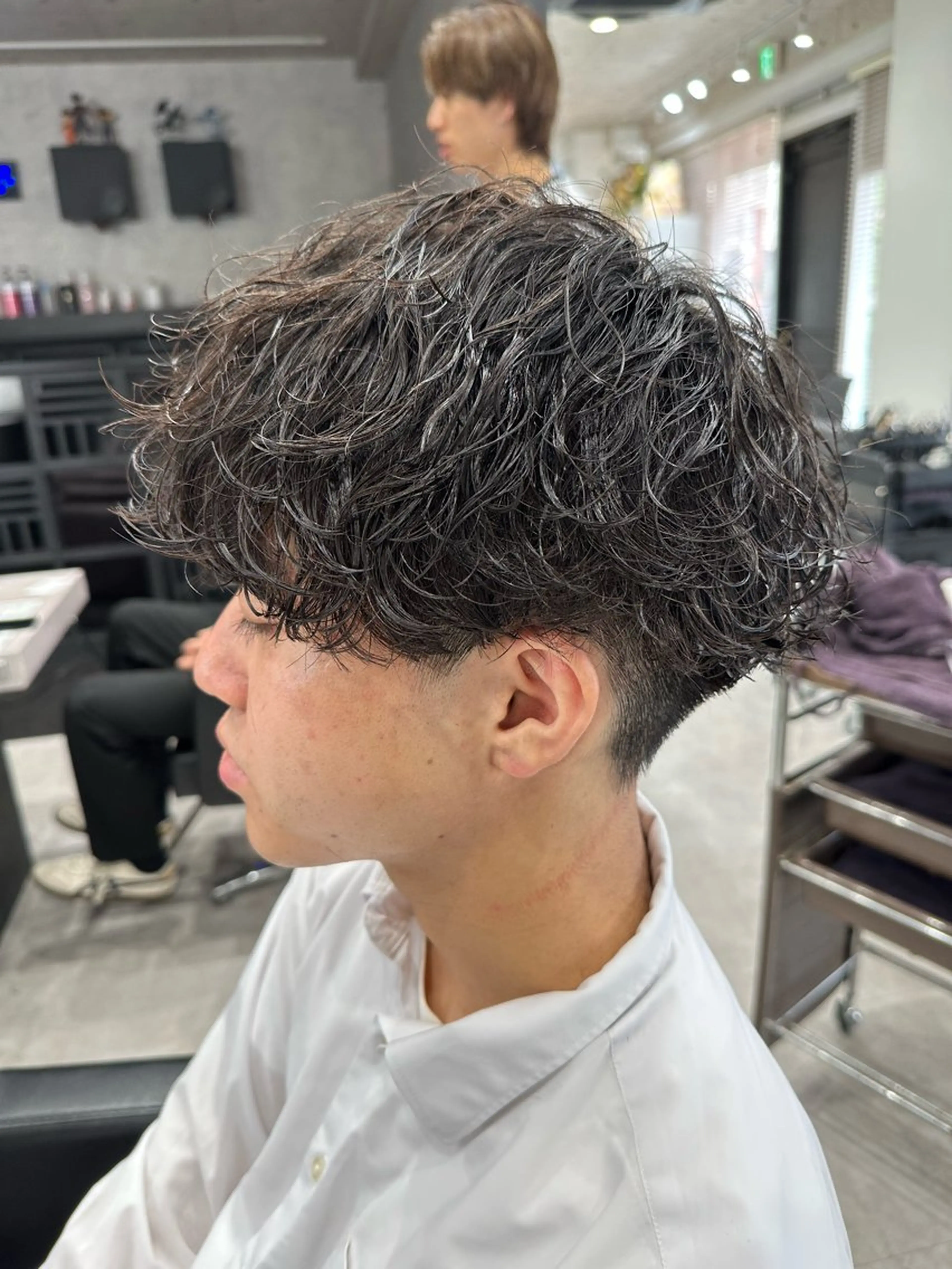 ショート パーマ メンズ メンズパーマ 波巻きパーマ カット パーマ ユウ🪄 パーマ指名No1のヘアスタイル