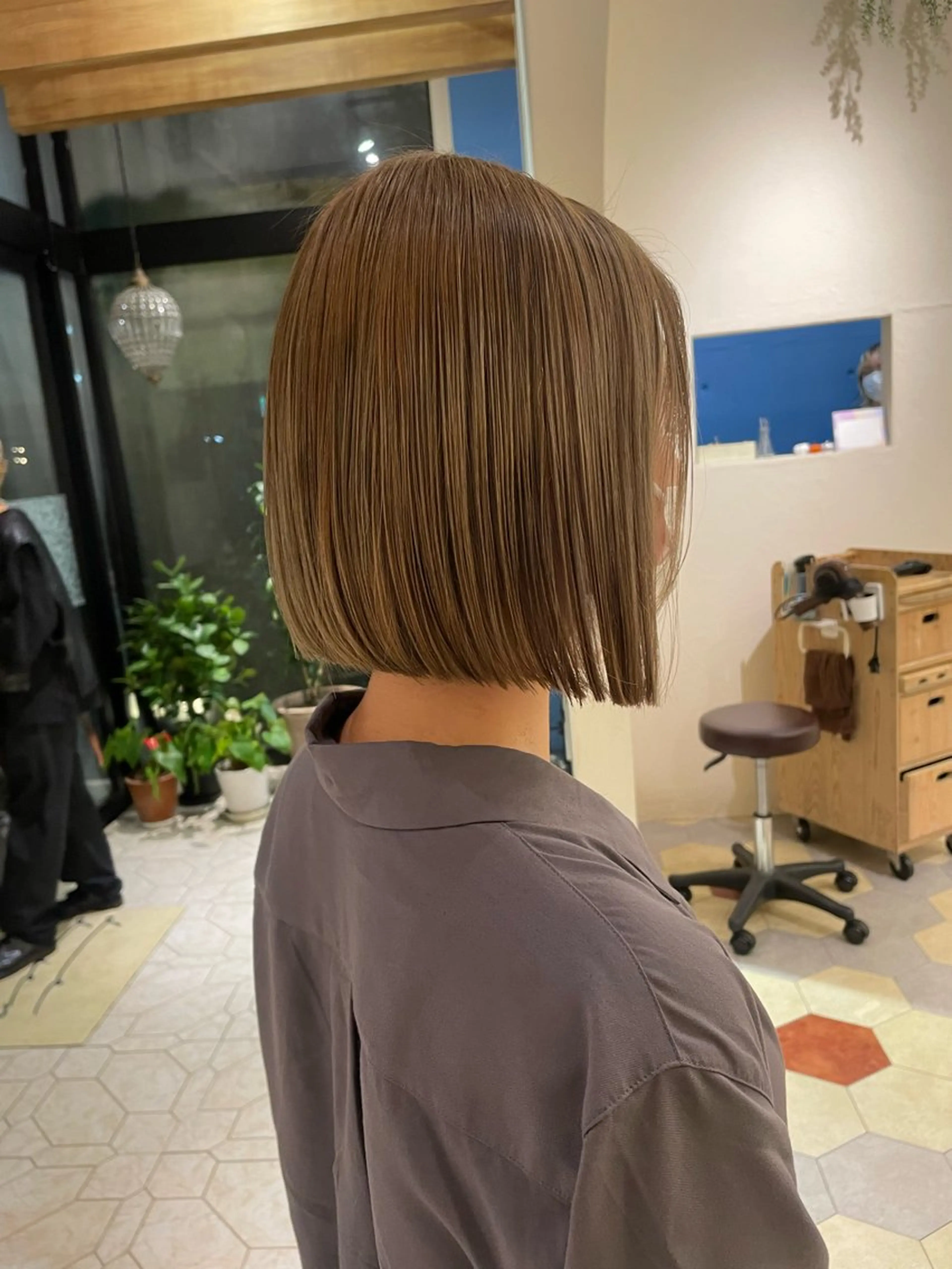 カラー ブリーチ 土屋 美賀のヘアスタイル