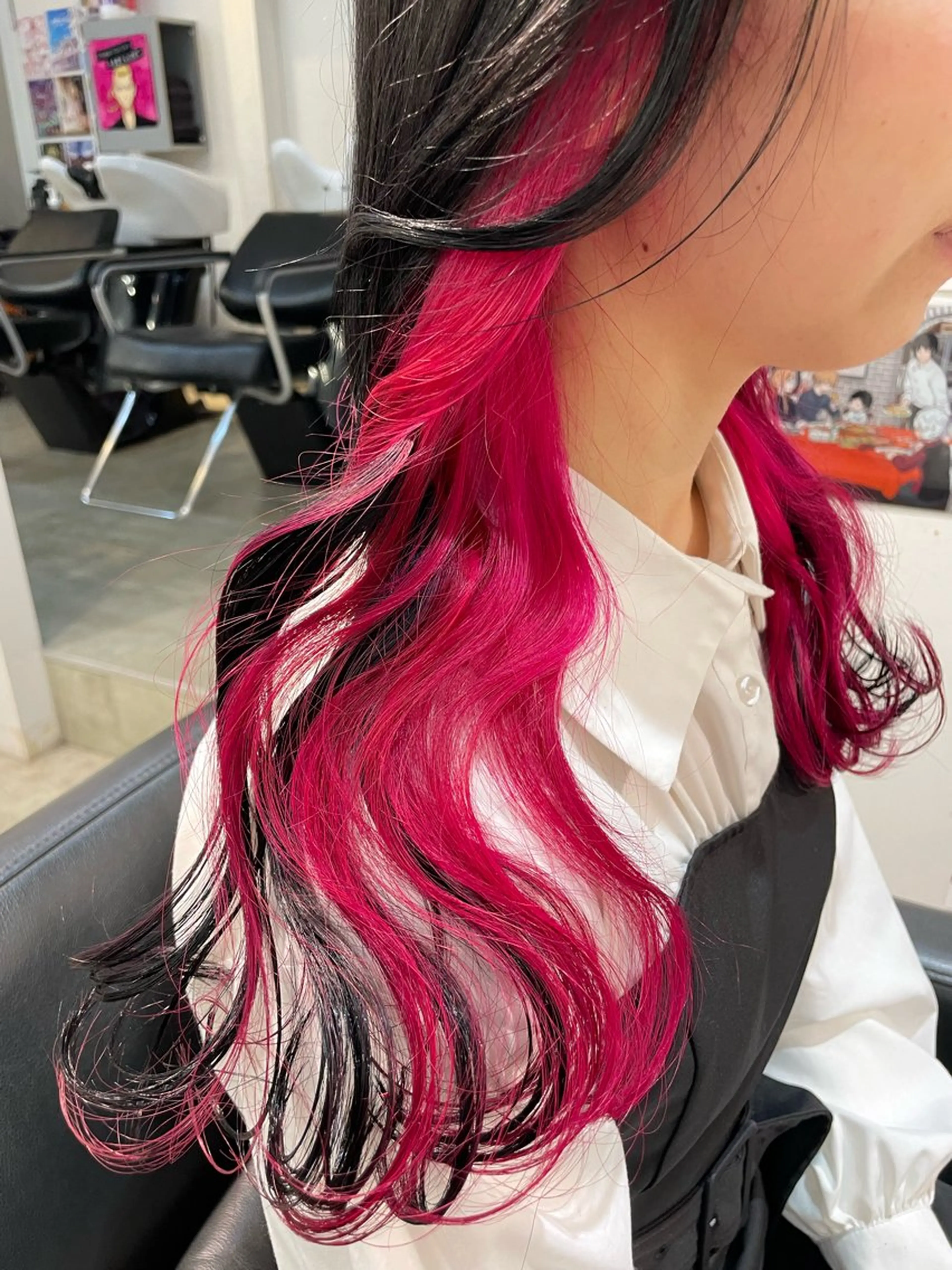 セミロング カラー インナーカラー ピンクカラー カット ヘアカラー インナーカラー 推し ブリーチ  髪質改善のヘアスタイル