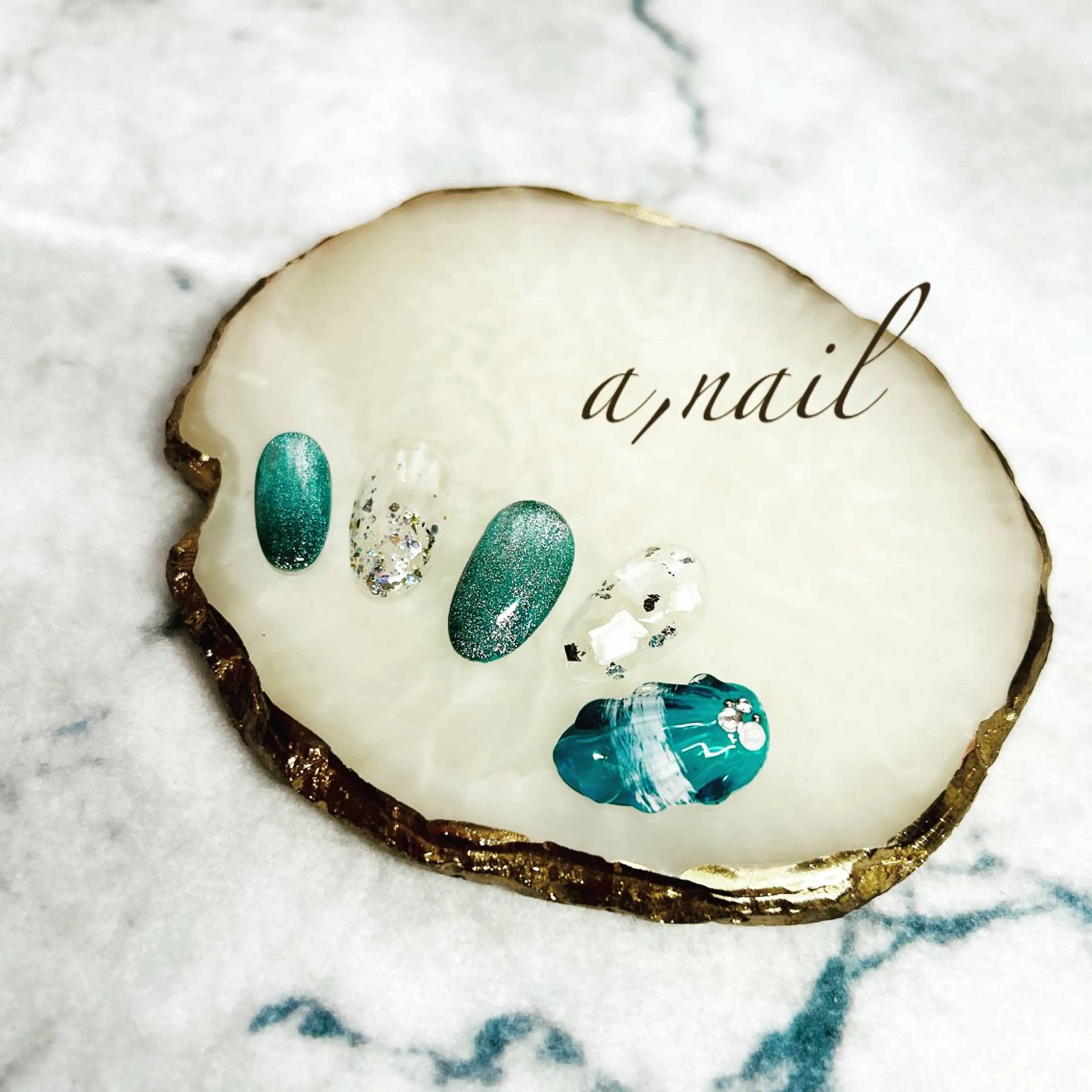 ネイル フットネイル ジェルネイル グラデーション キラキラネイル ラメ(グリッター) ハンドネイル ネイルサロン エーネイルのネイルデザイン