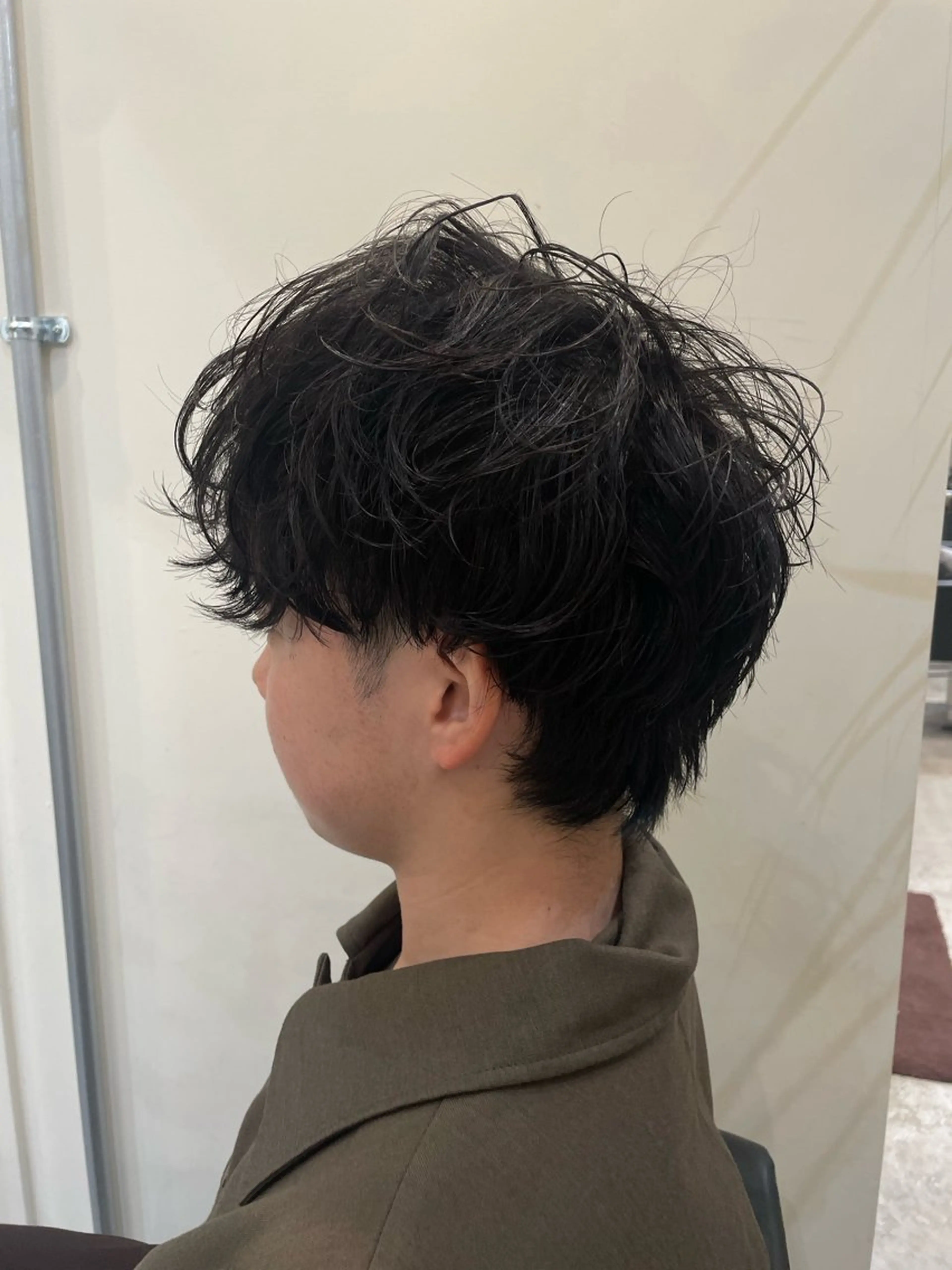 パーマ メンズ メンズハイライト メンズパーマ ニュアンスパーマ momoka 💛ショートカットのヘアスタイル