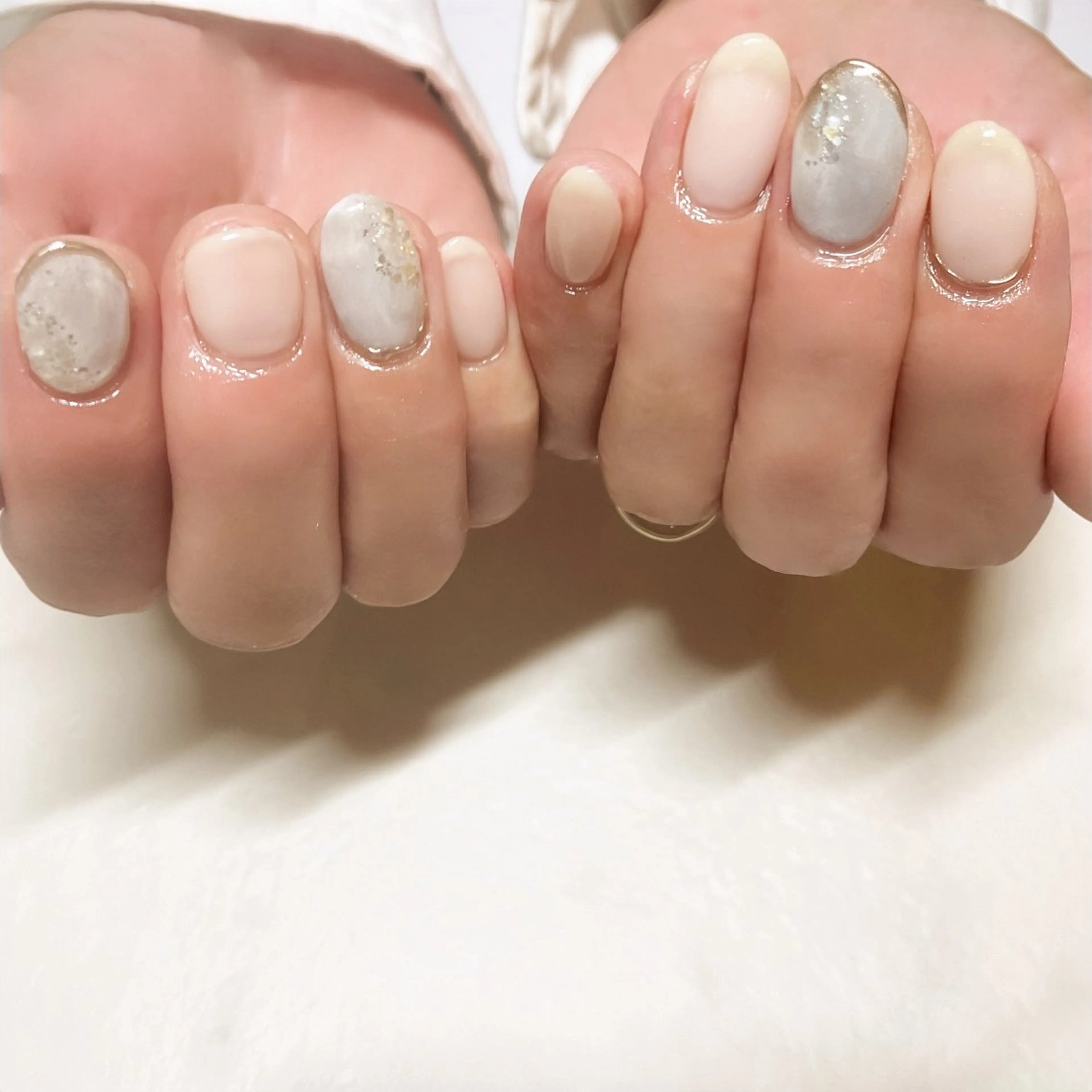 ネイル 大理石ネイル(マーブル) ミラーネイル 佐藤 芽衣のネイルデザイン
