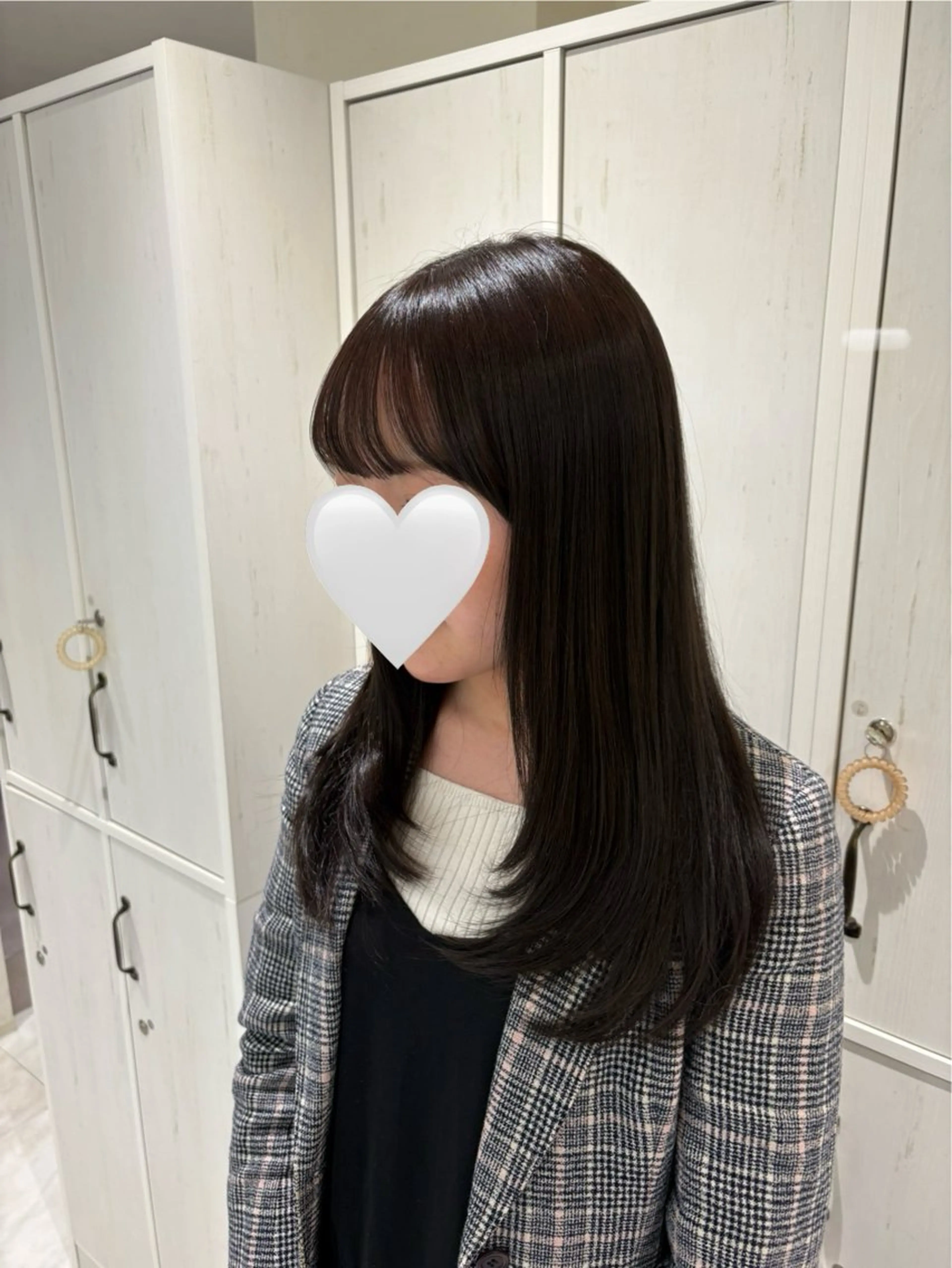 ロング カラー アッシュ 顔周りカット レイヤーカット カット ヘアカラー 脇尾 百花のヘアスタイル