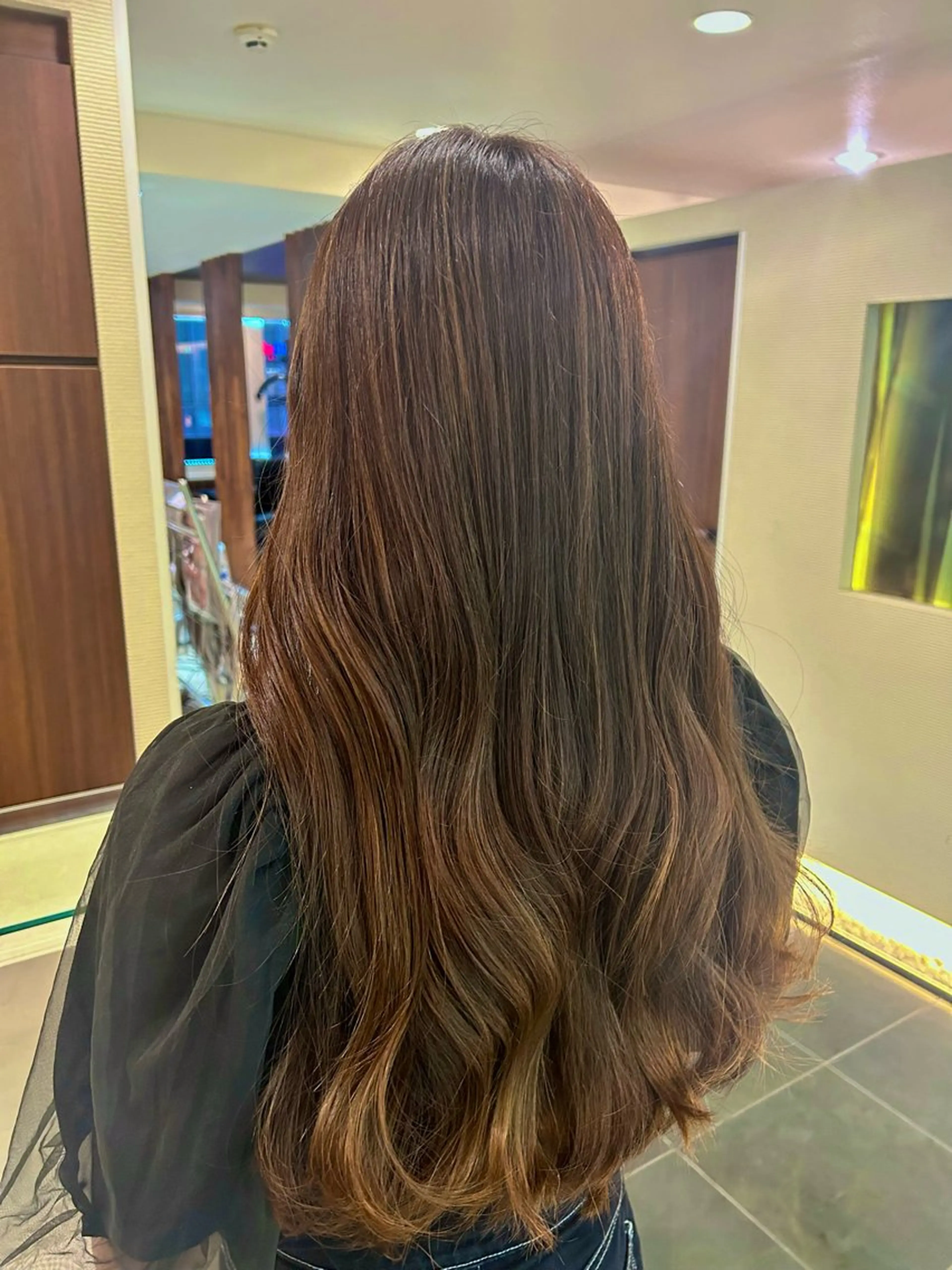 ロング カラー 透明感カラー ハイライトカラー ハイライト チーフデザイナー 若林　麻衣のヘアスタイル