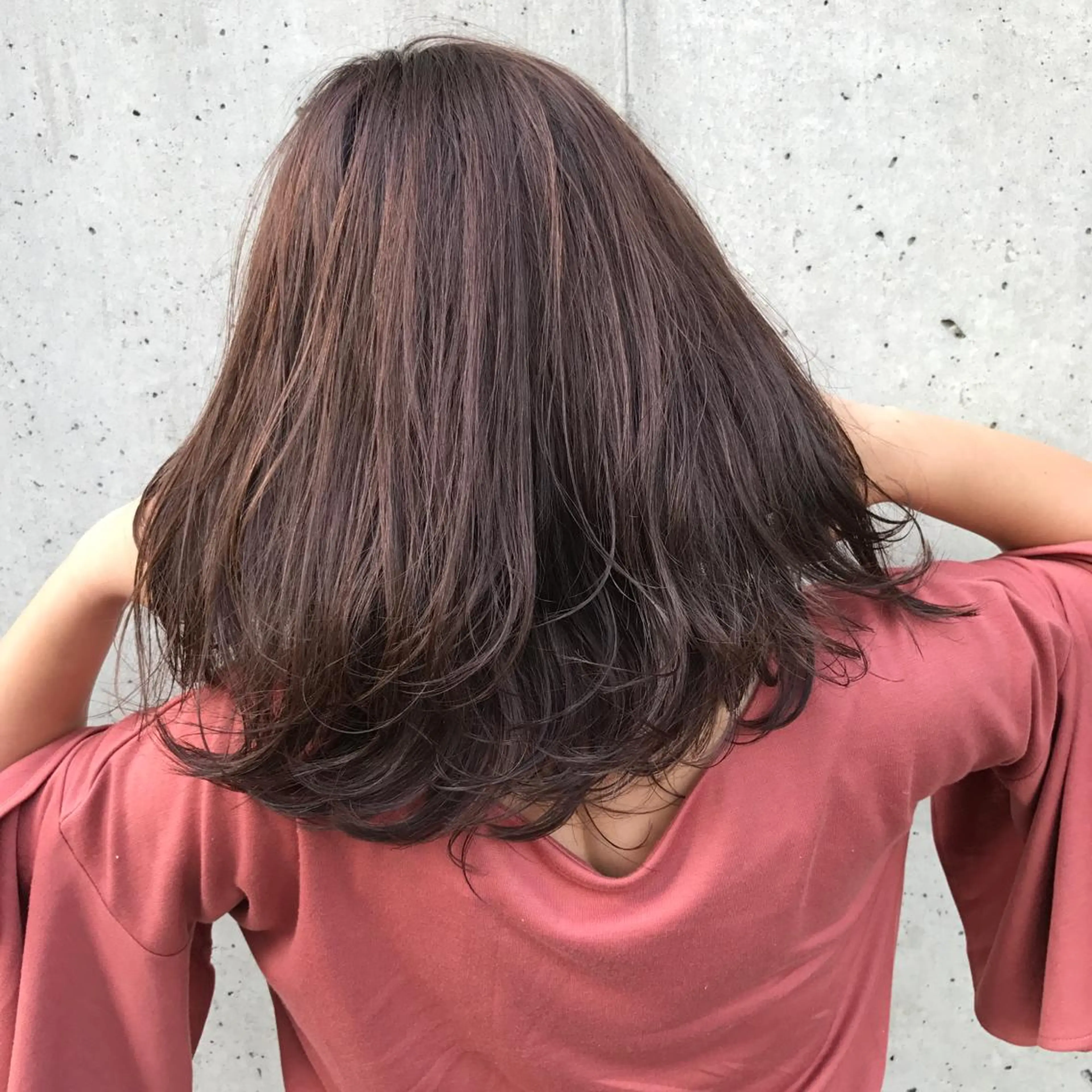 セミロング カラー ハイライトカラー バイオレットカラー ハイライト 韓国レイヤーカット 🧸ベージュカラーのヘアスタイル