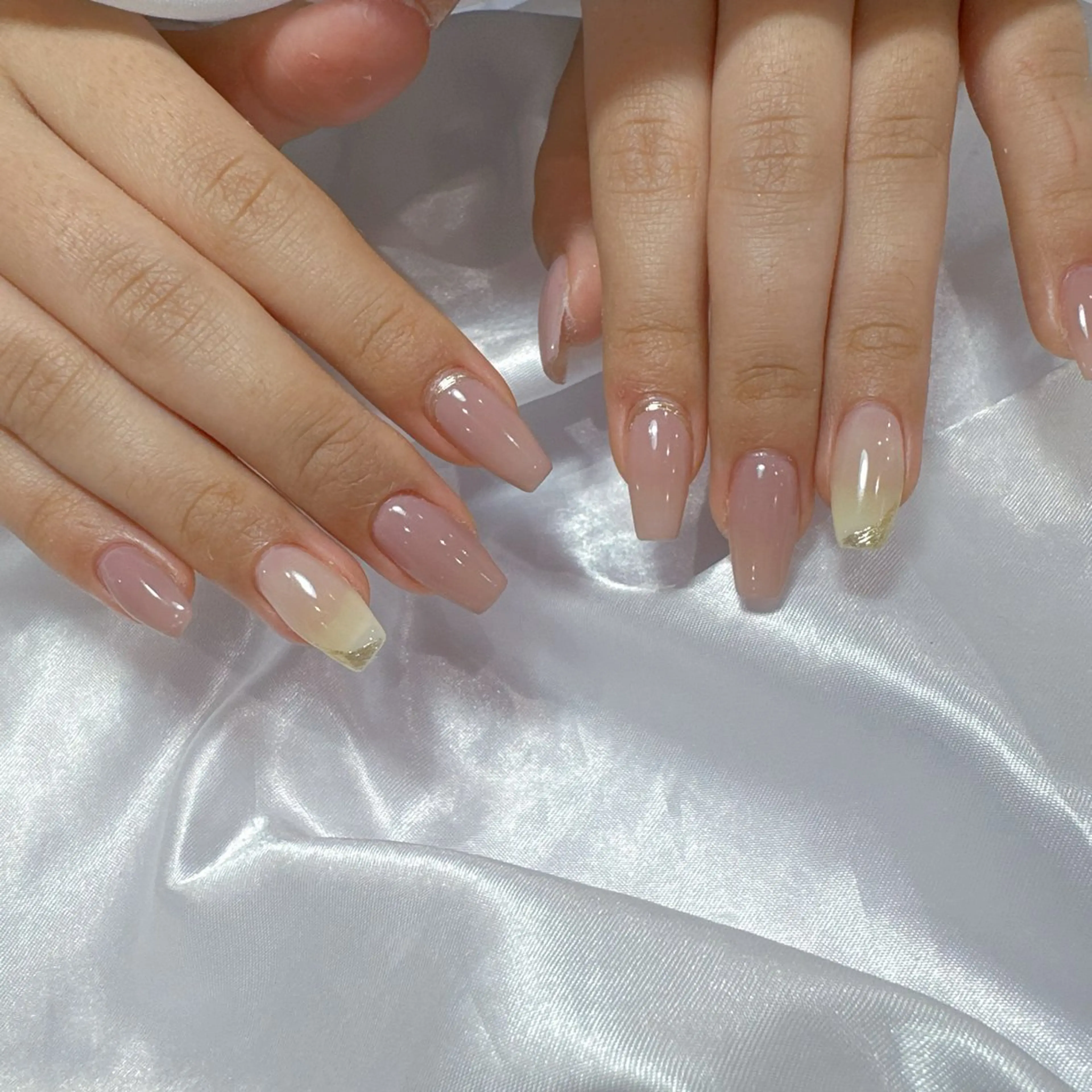 ネイル アートネイル フラッシュネイル フレンチネイル ジェルネイル ガラスフレンチ ハンドネイル You&Me Miyuのネイルデザイン