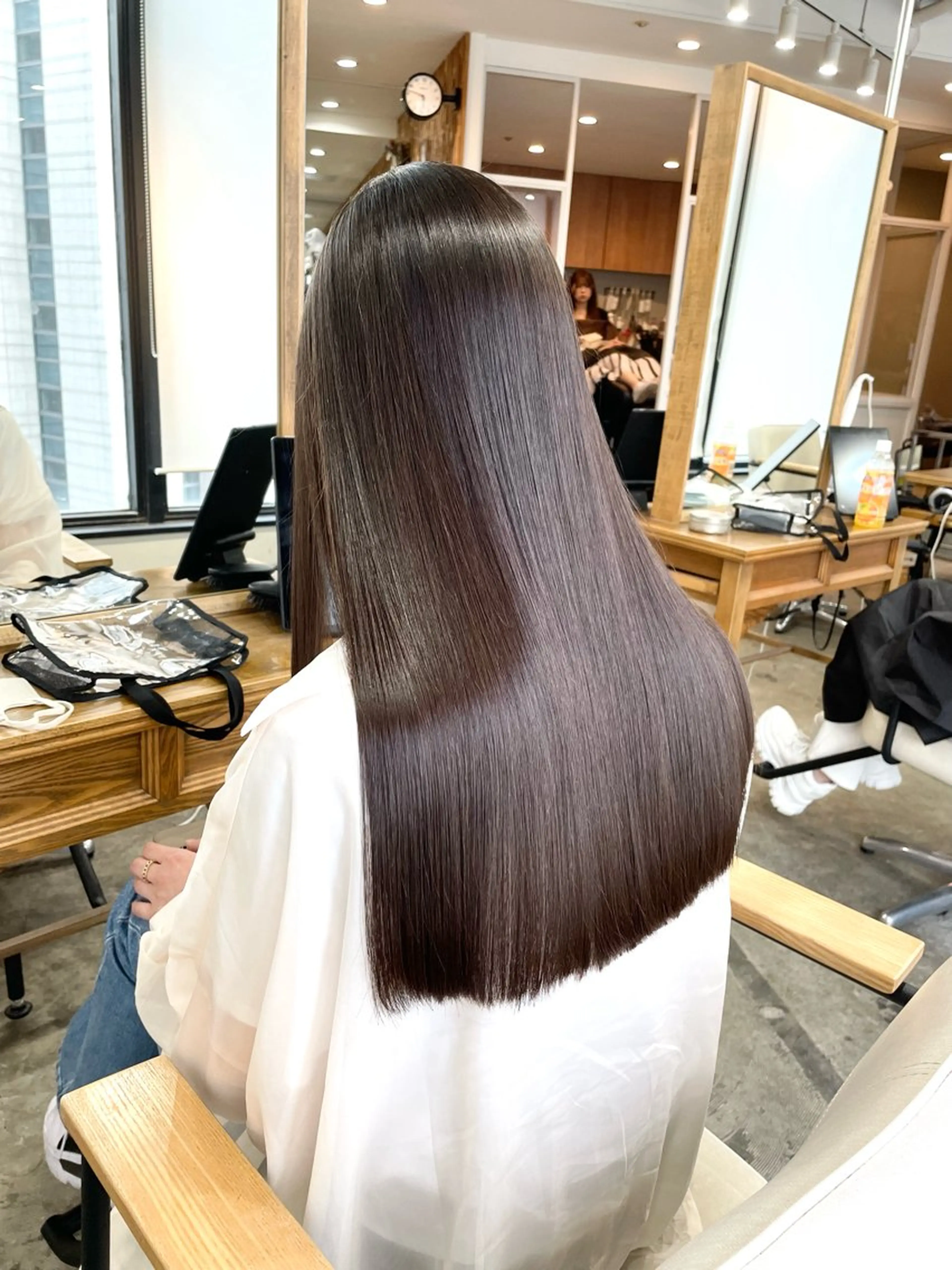 ロング タマシロカリン 艶カラー/レイヤーのヘアスタイル