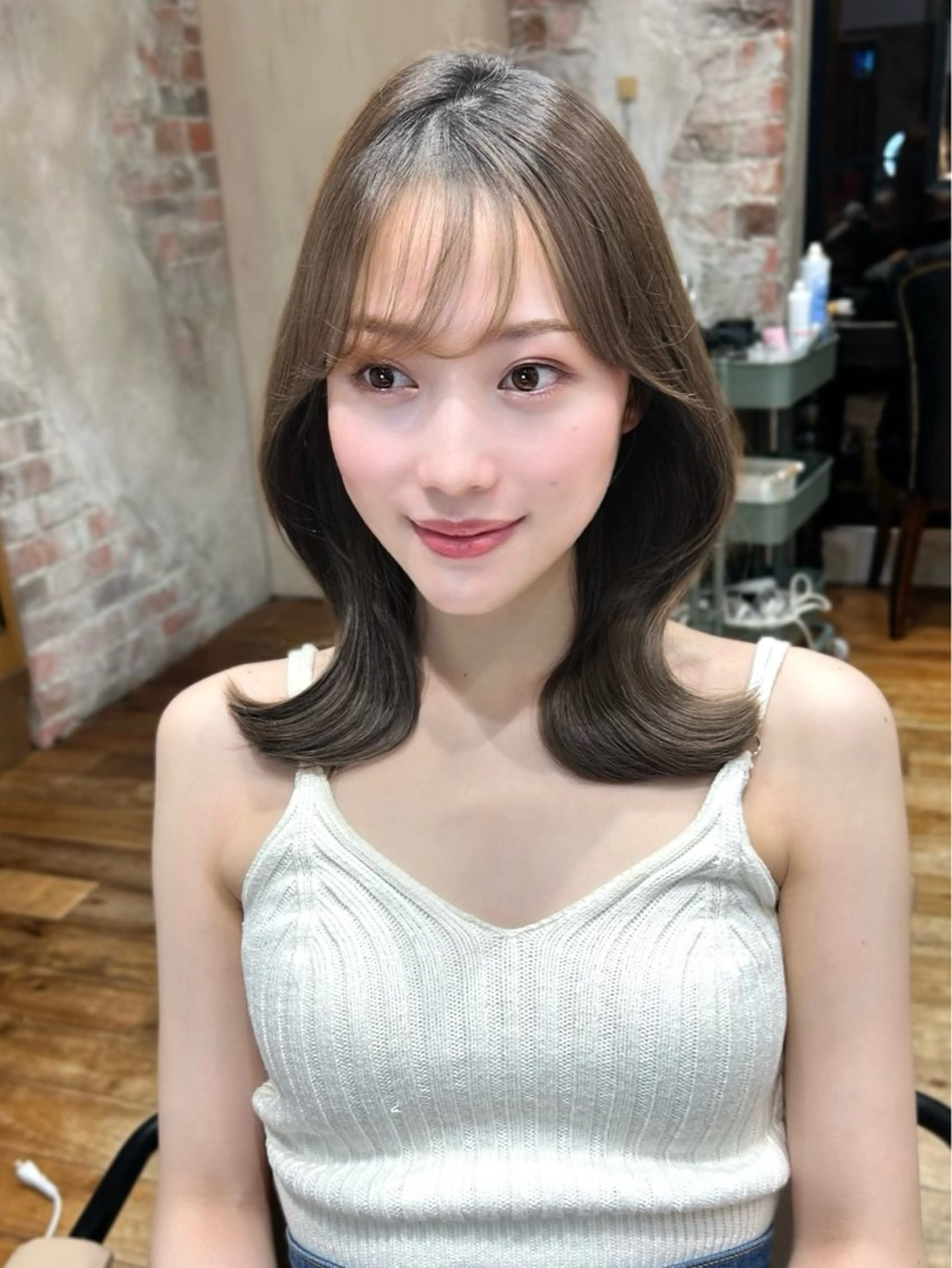 ミディアム 似合わせレイヤー モテカラー🤍三科のヘアスタイル