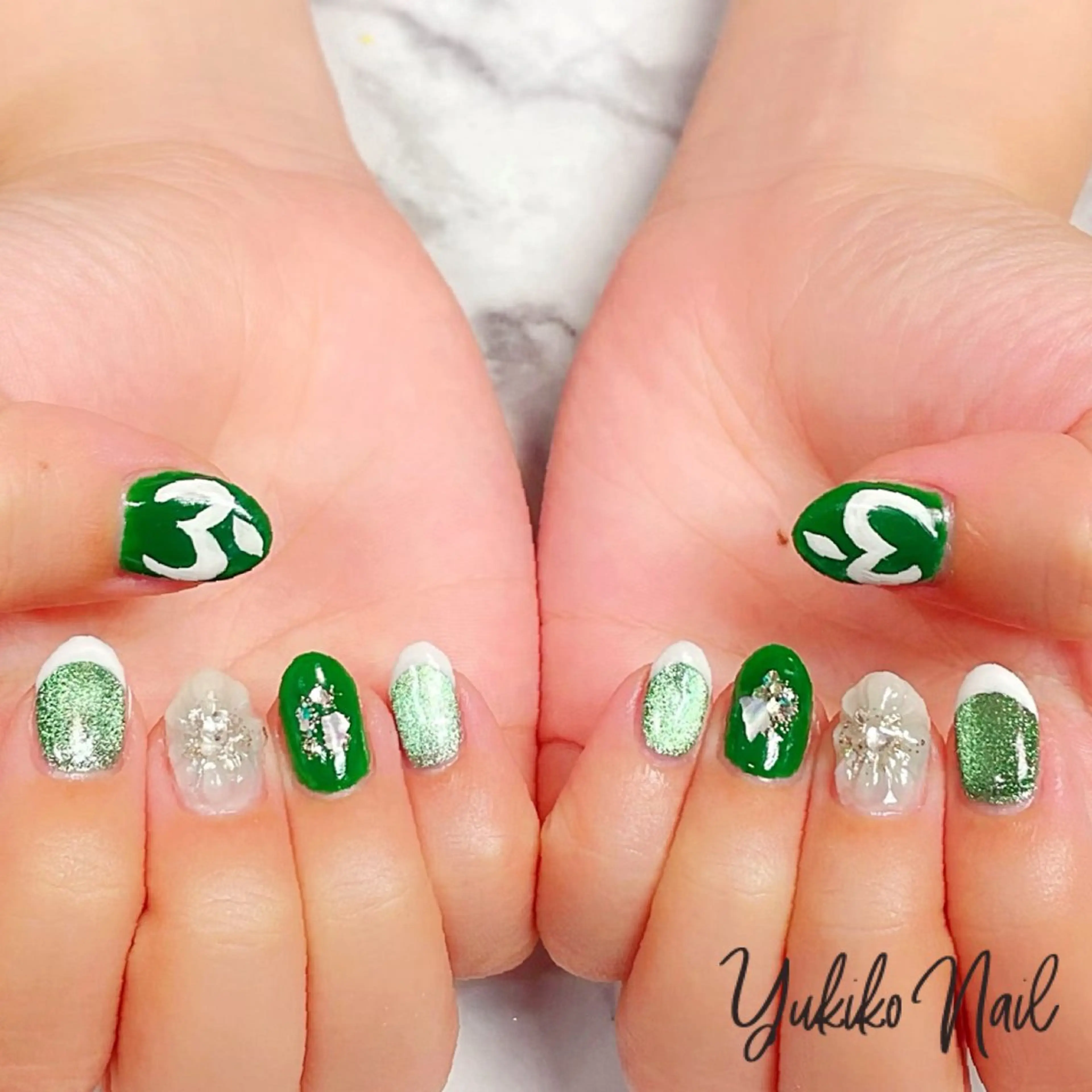 ネイル アートネイル フラワーネイル グリーン マグネットネイル ぷっくりネイル ハンドネイル ユキコ ネイルのネイルデザイン