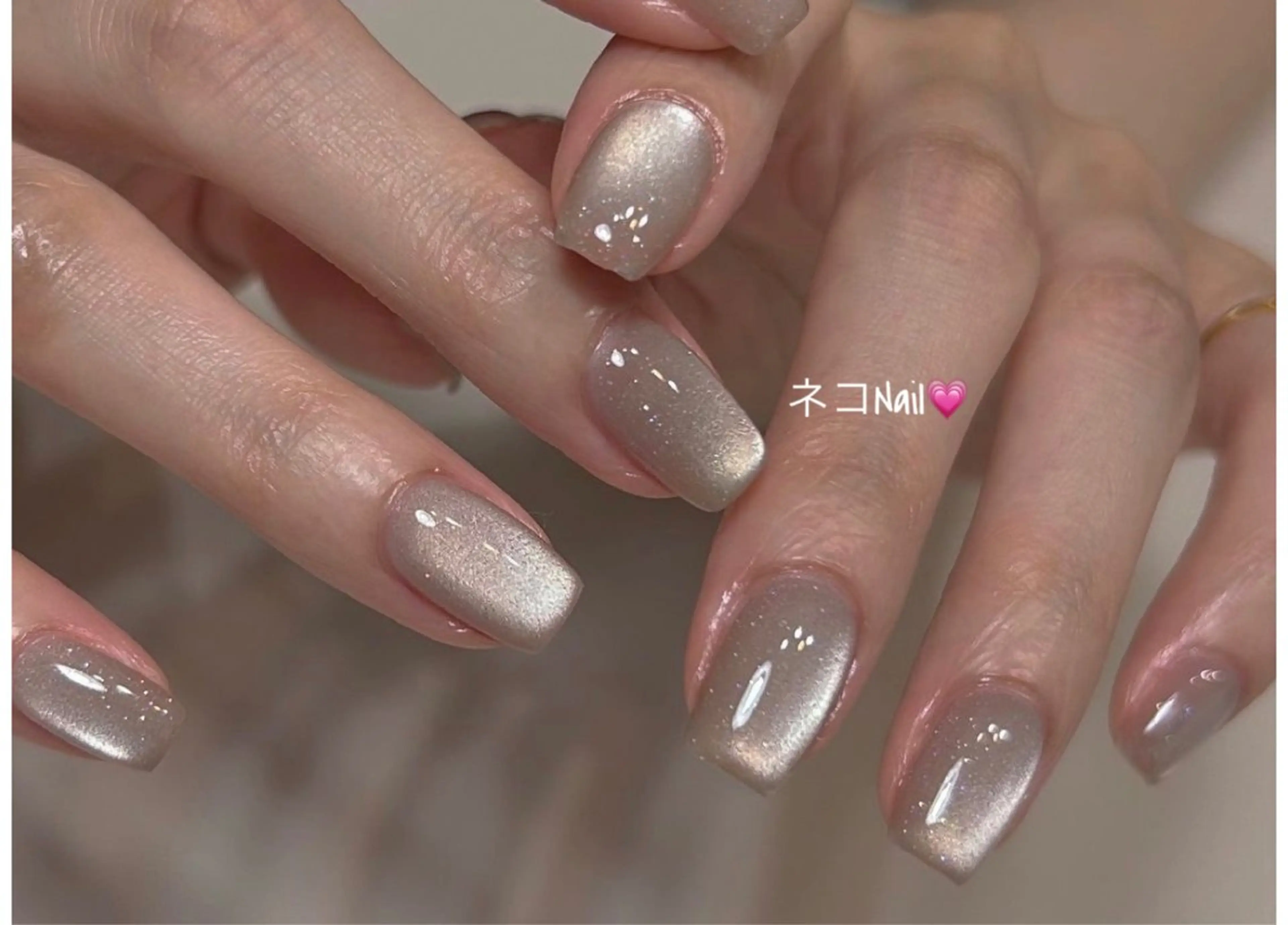 ネイル オーロラネイル フラッシュネイル キラキラネイル 韓国ネイル マグネットネイル ハンドネイル ネコ Nailのネイルデザイン