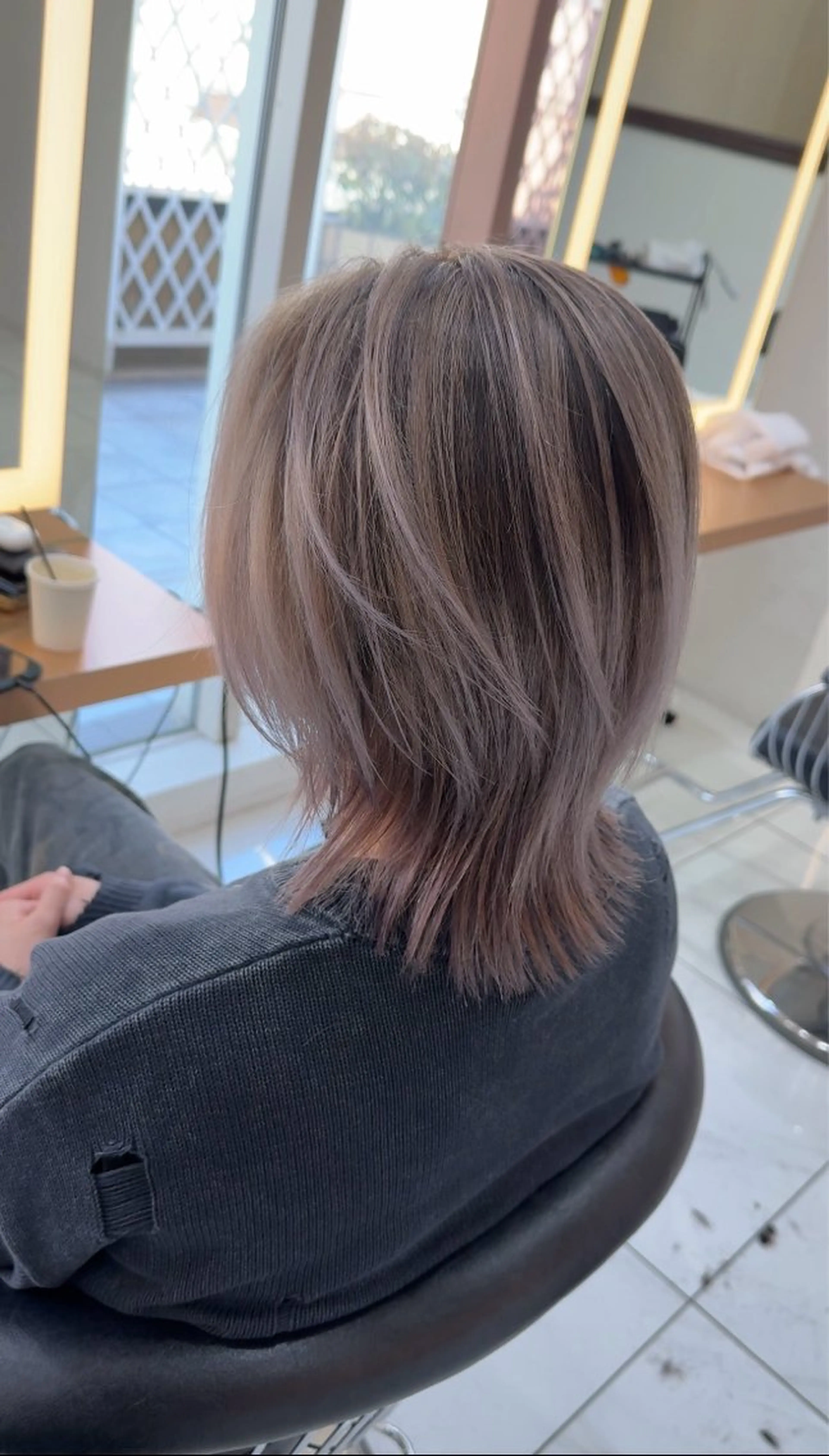 ミディアム ヘアカラー バレイヤージュ/ メッシュ小林賢太朗のヘアスタイル