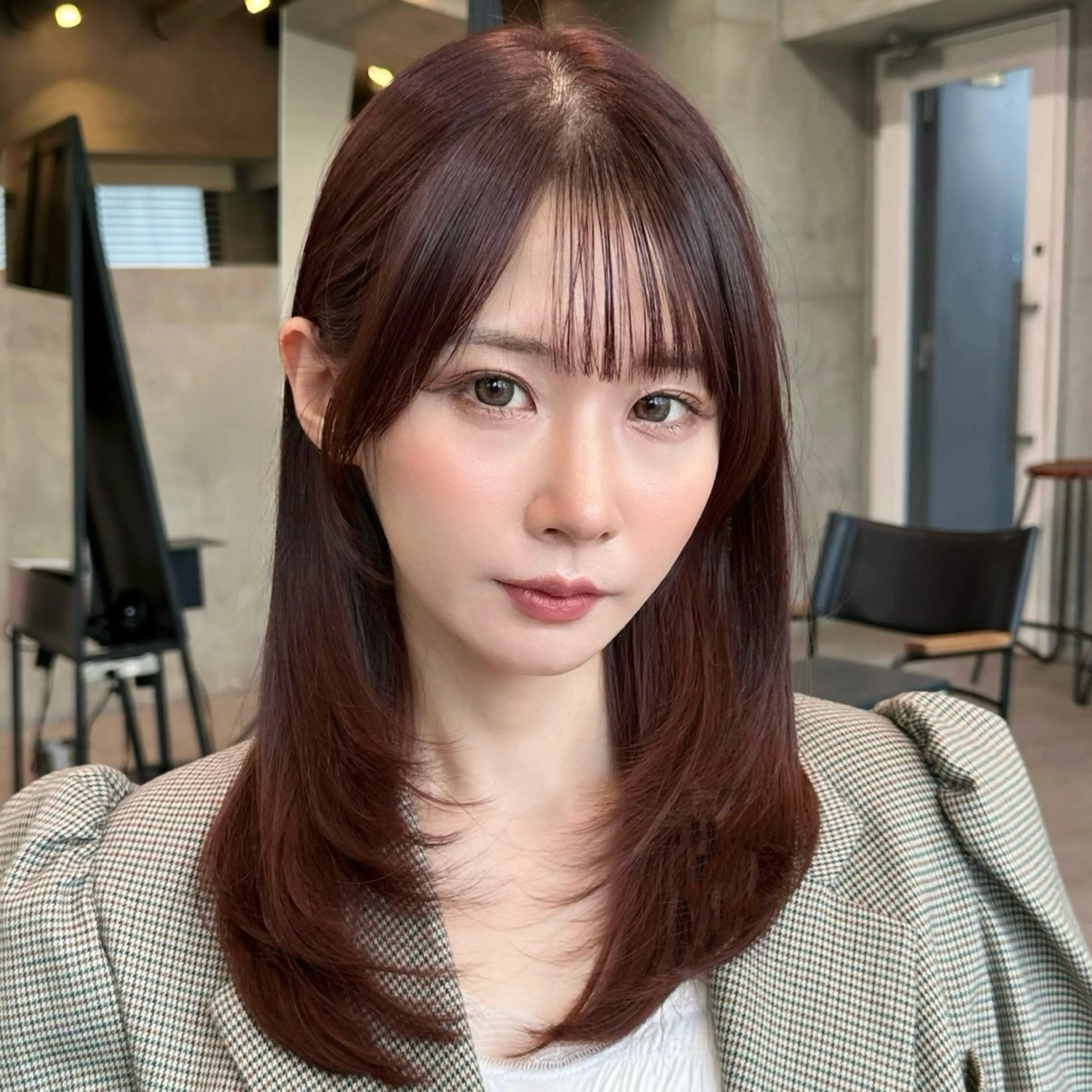 ミディアム ミディアムレイヤー レッドブラウン レイヤーカット カット ヘアカラー オシャレ髪✔️ 店長オオキアキヒロのヘアスタイル