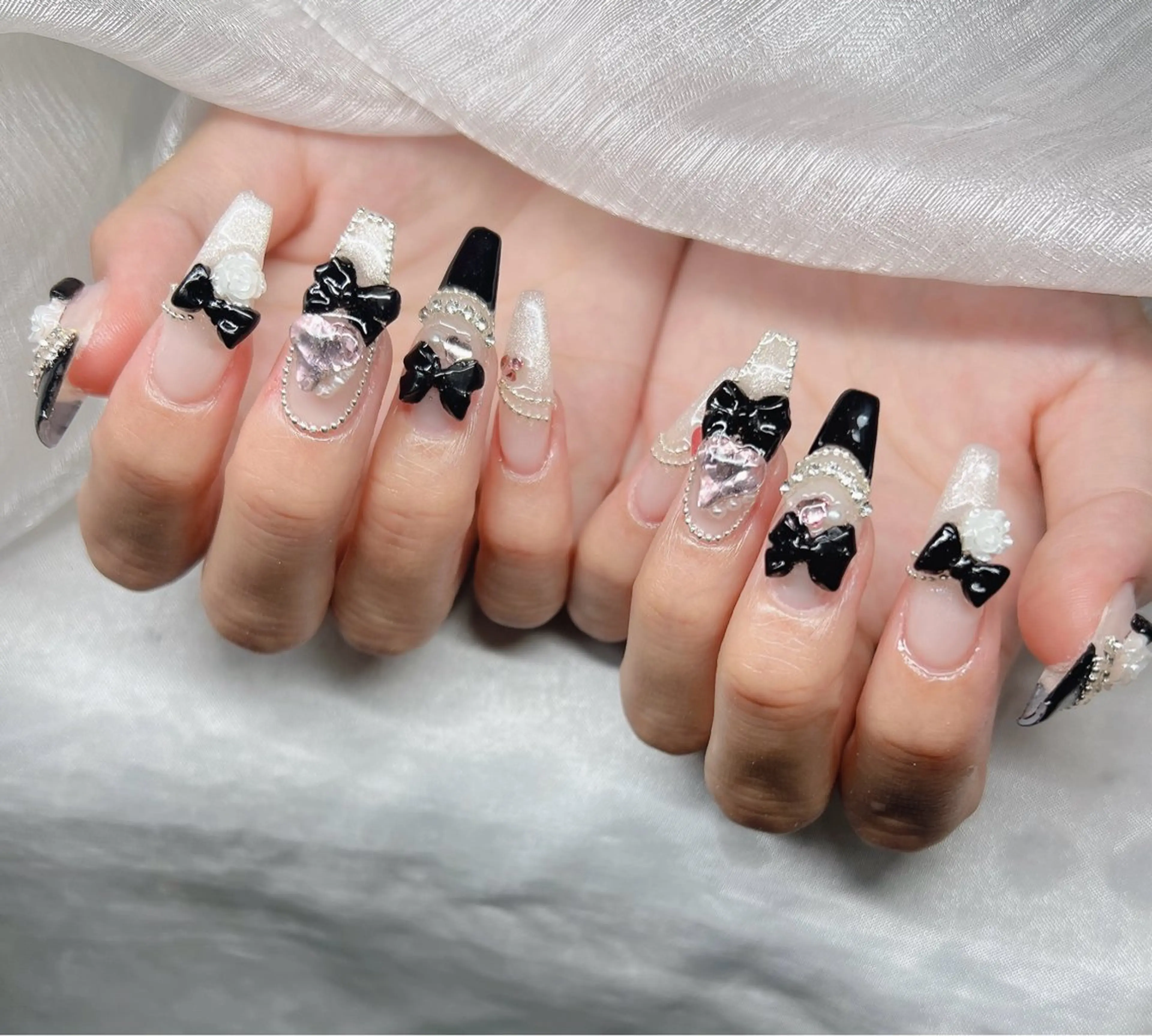 ネイル 長さ出し グラデーション 卒業式 キラキラネイル マグネットネイル ハンドネイル Lee Nailsのネイルデザイン
