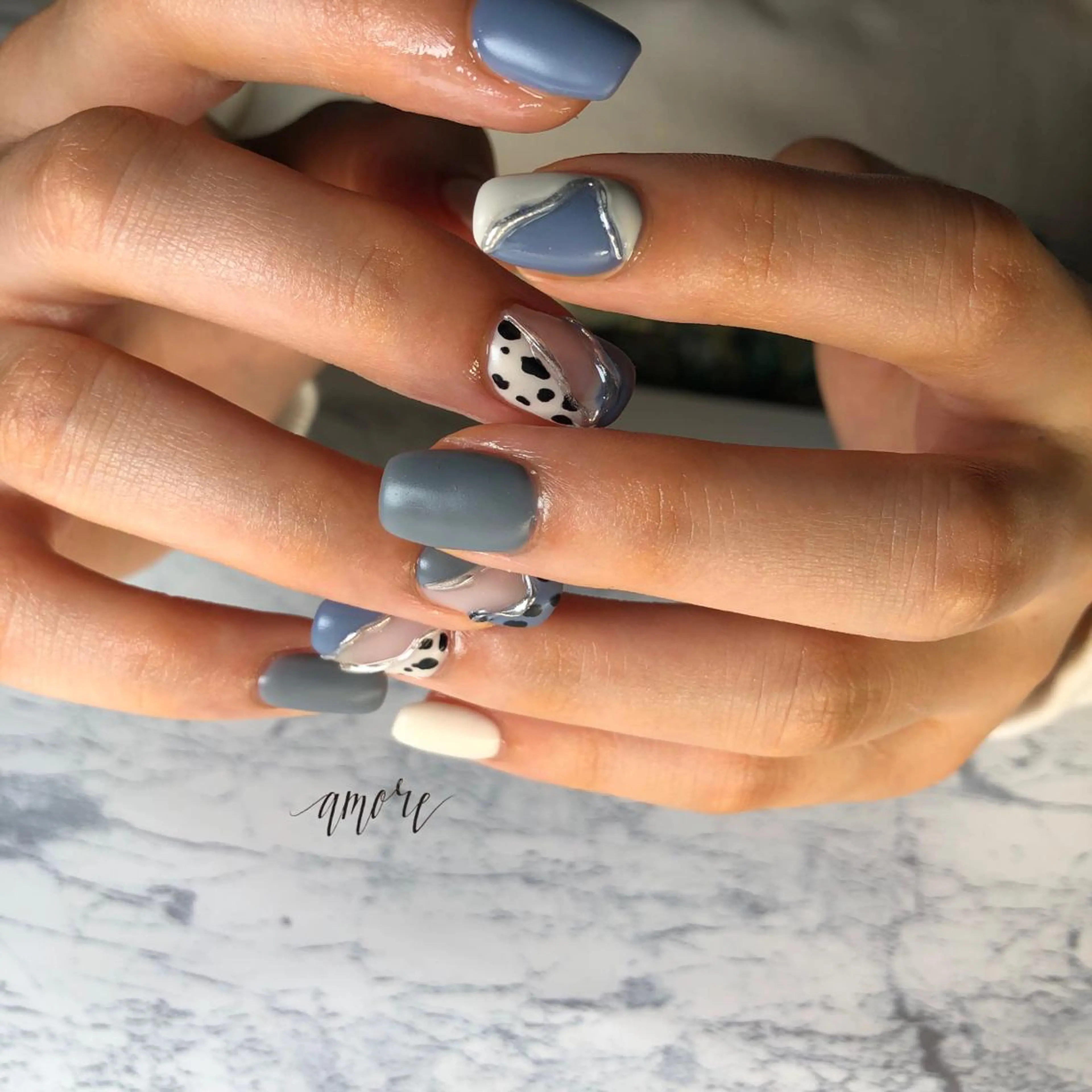 ネイル ジェルネイル 氷ネイル・うるうるネイル マグネットネイル ミラーネイル ニュアンスネイル You kyehwaのネイルデザイン