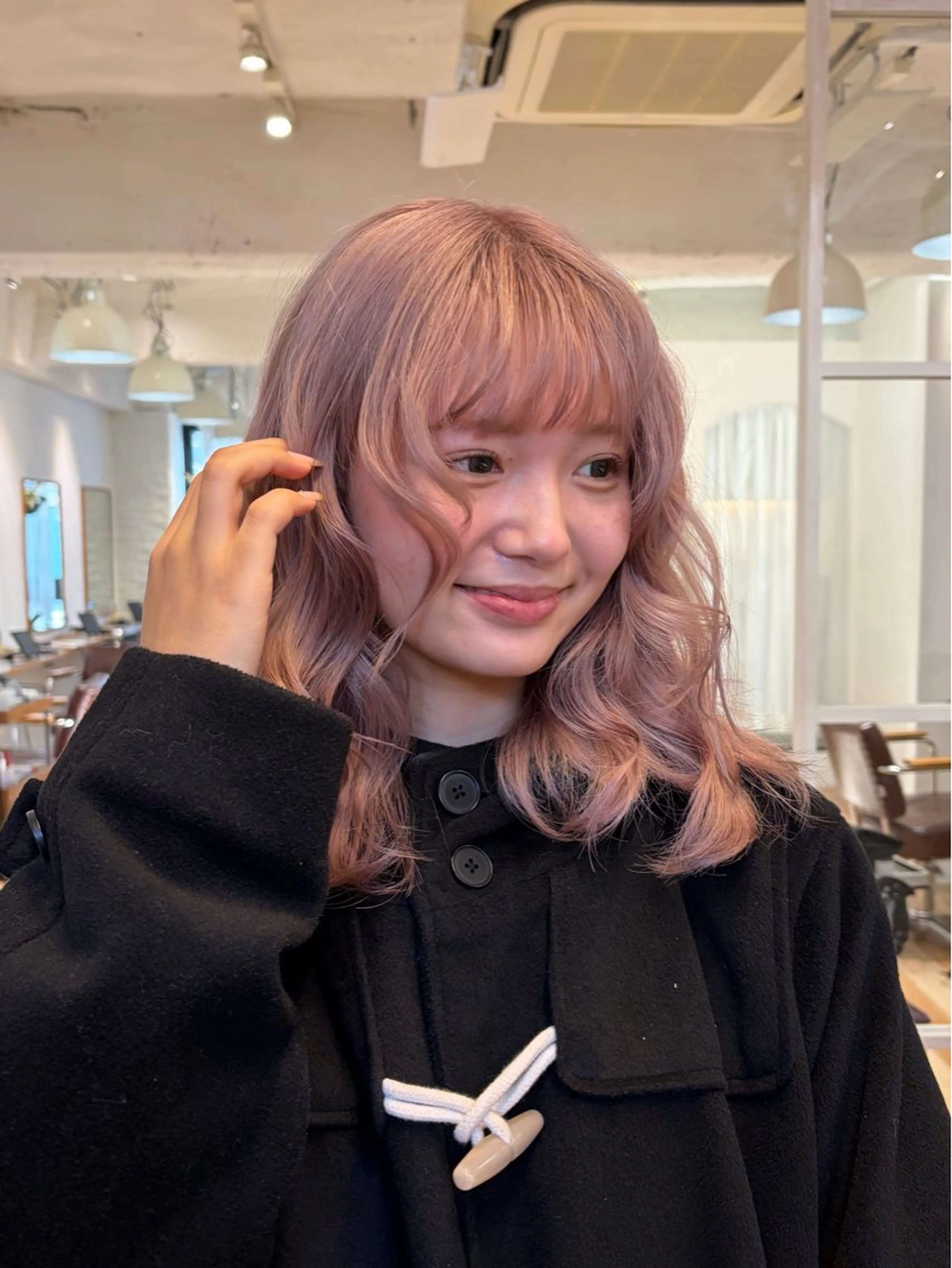 ミディアム カラー ミルクティー× グレージュMOMOのヘアスタイル