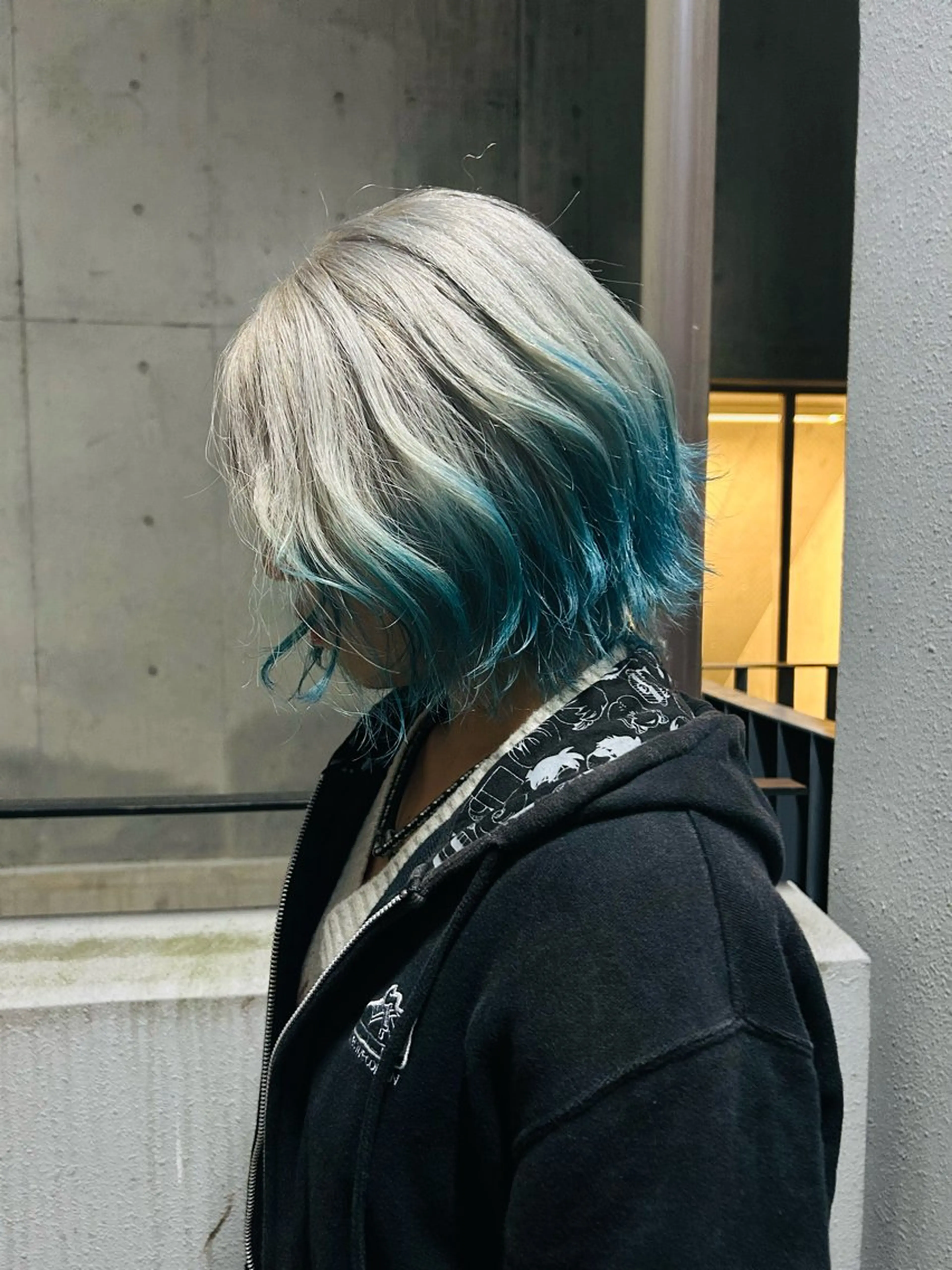 ロング カラー ヘアカラー 履歴修正屋さん／ ブロンド／ホワイトのヘアスタイル