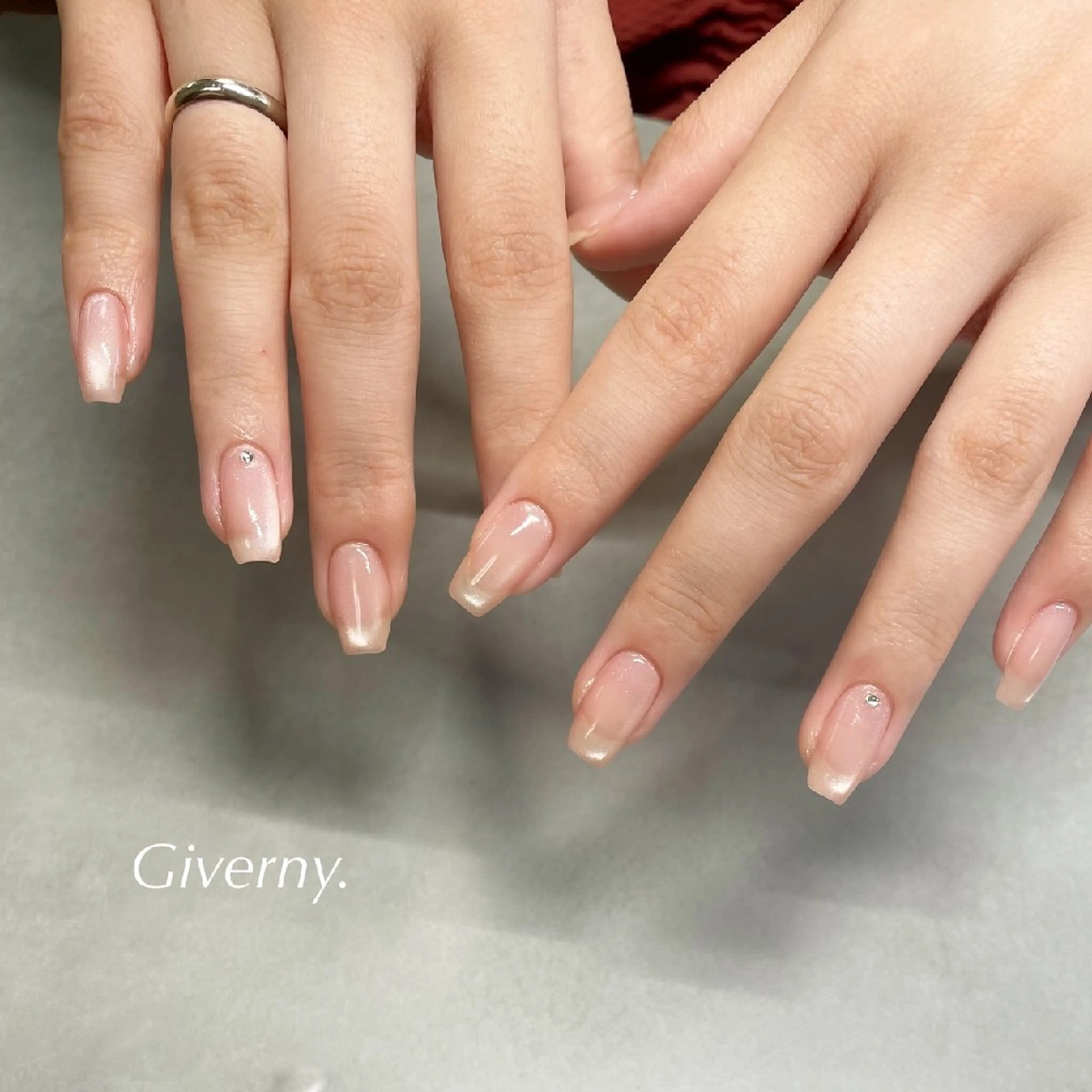 ネイル マグネットネイル ハンドネイル Giverny .のネイルデザイン