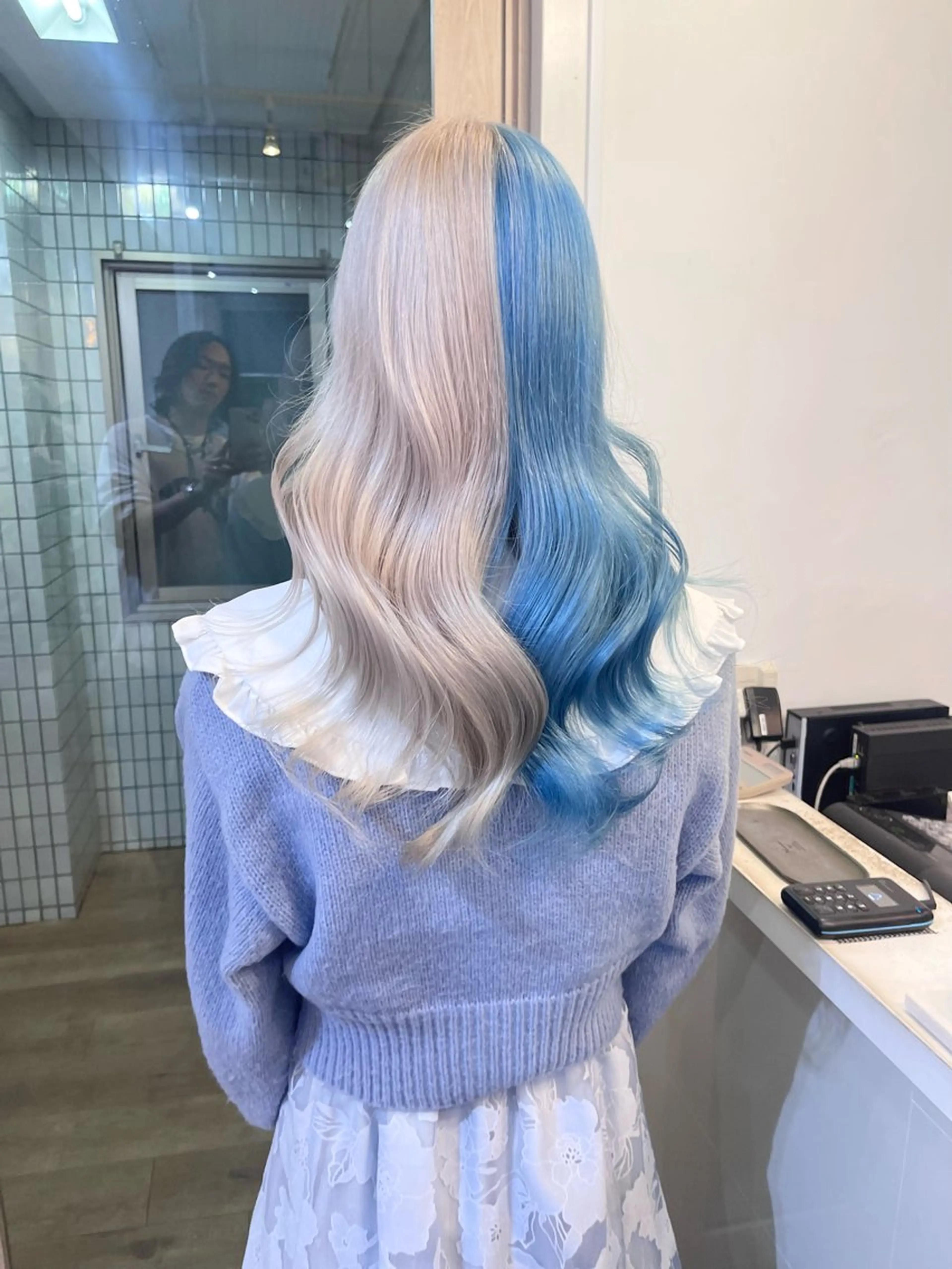 セミロング 水原　悠吾 ELISS　ブリーチのヘアスタイル