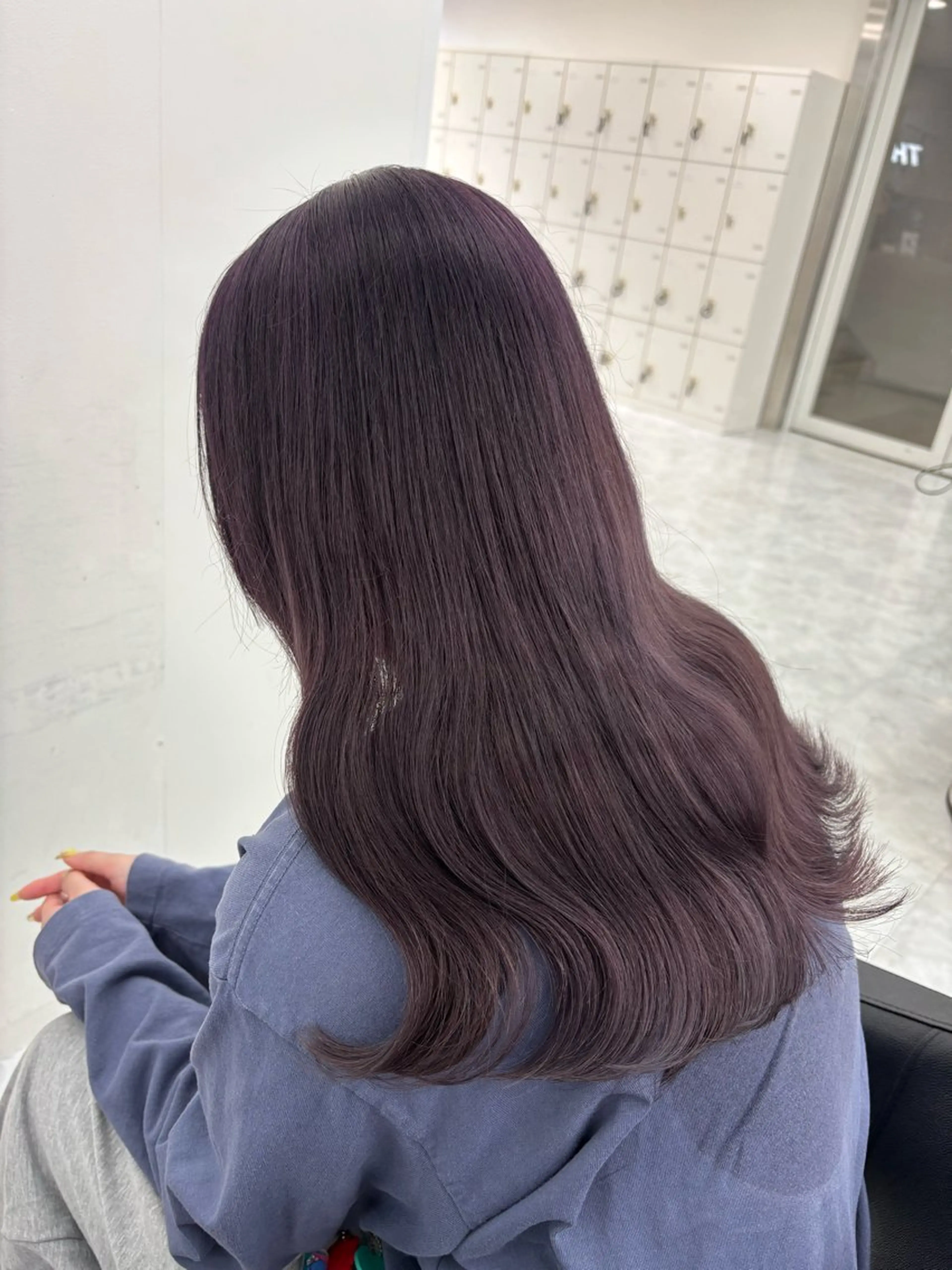 ロング カラー 🖤ハイトーン× レイヤー🖤SARAのヘアスタイル