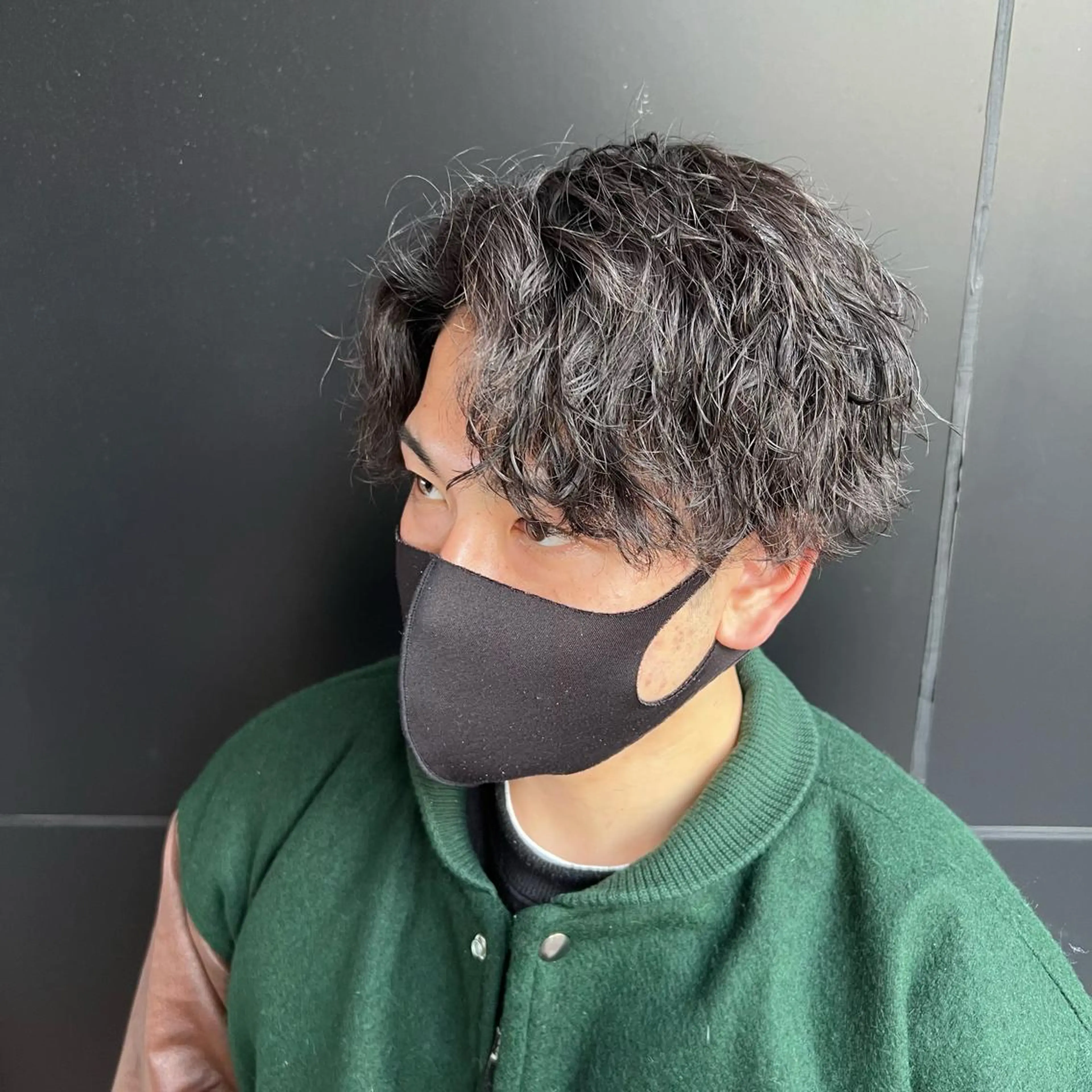 ミディアム パーマ 豊崎 佑輔のヘアスタイル