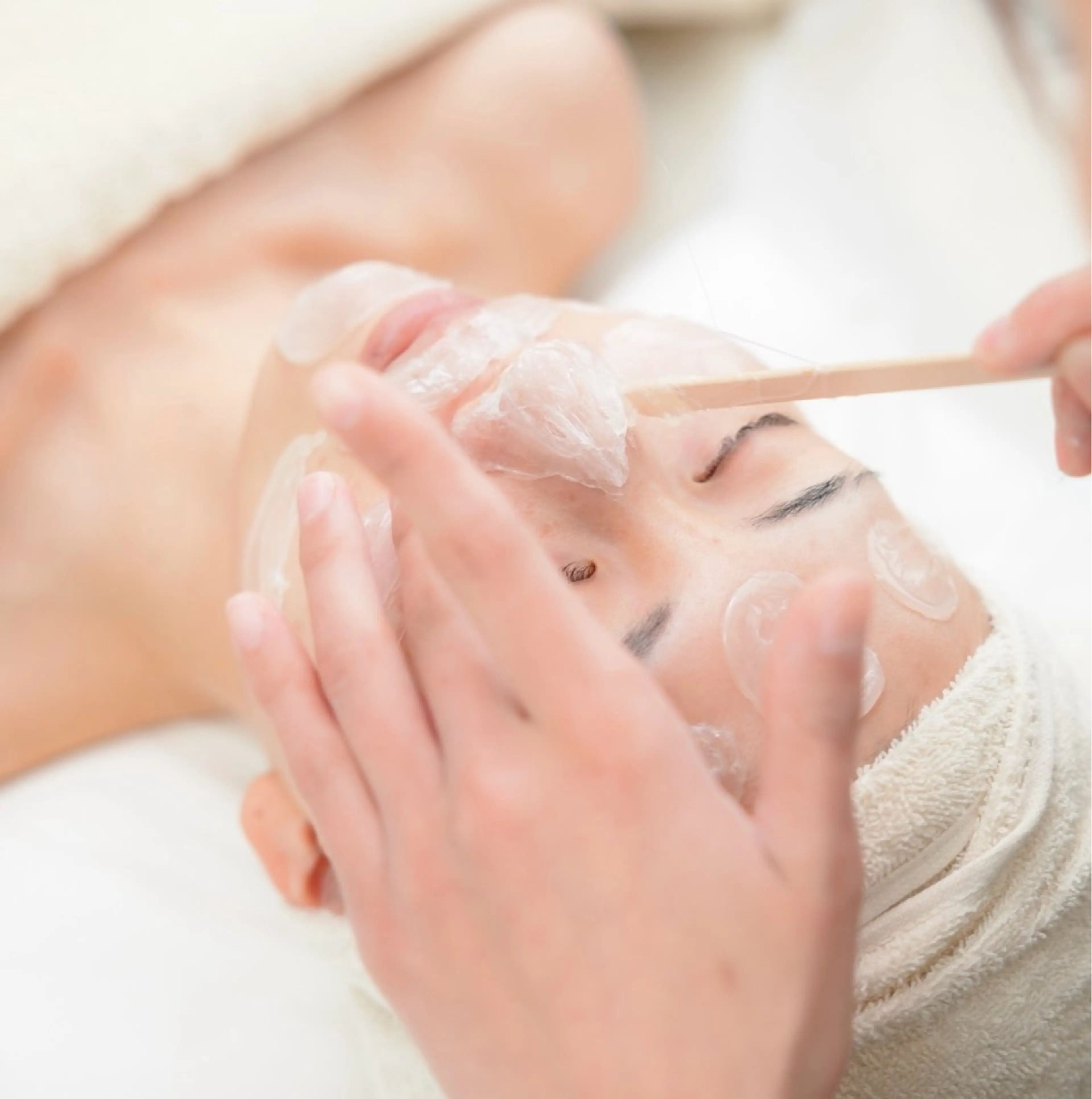 フェイスワックストリートメント 潤艶waxで産毛と一緒に毛穴汚れや角質を取り除き艶のあるお肌に✨ +水滴超音波LDM🫧の写真