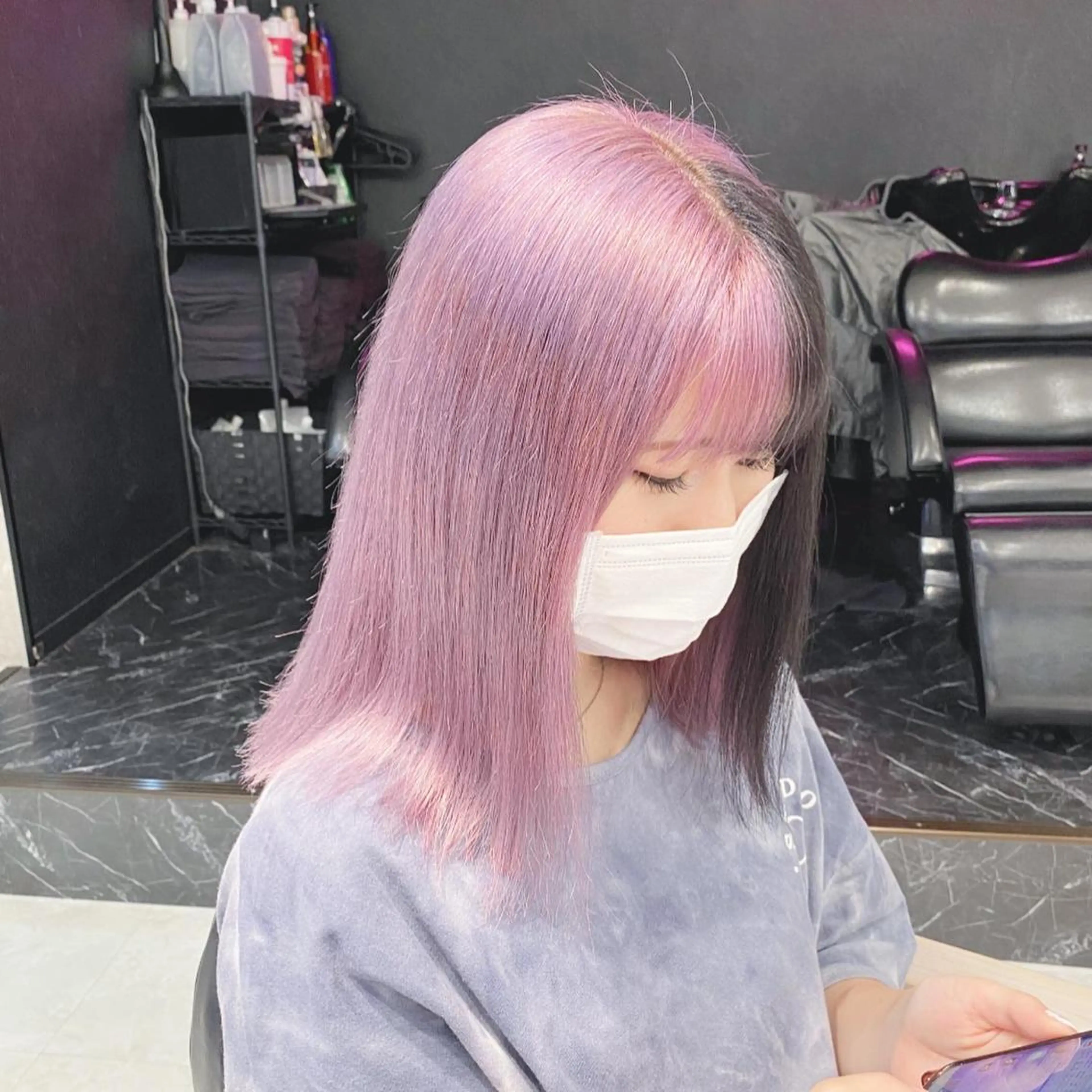 ミディアム カラー ヘアアレンジ アッシュ アッシュグレー アッシュグレージュ バレイヤージュ ミストバング ヘアカラー トリートメント TAKUMAブリーチ /切りっぱなし🪽のヘアスタイル