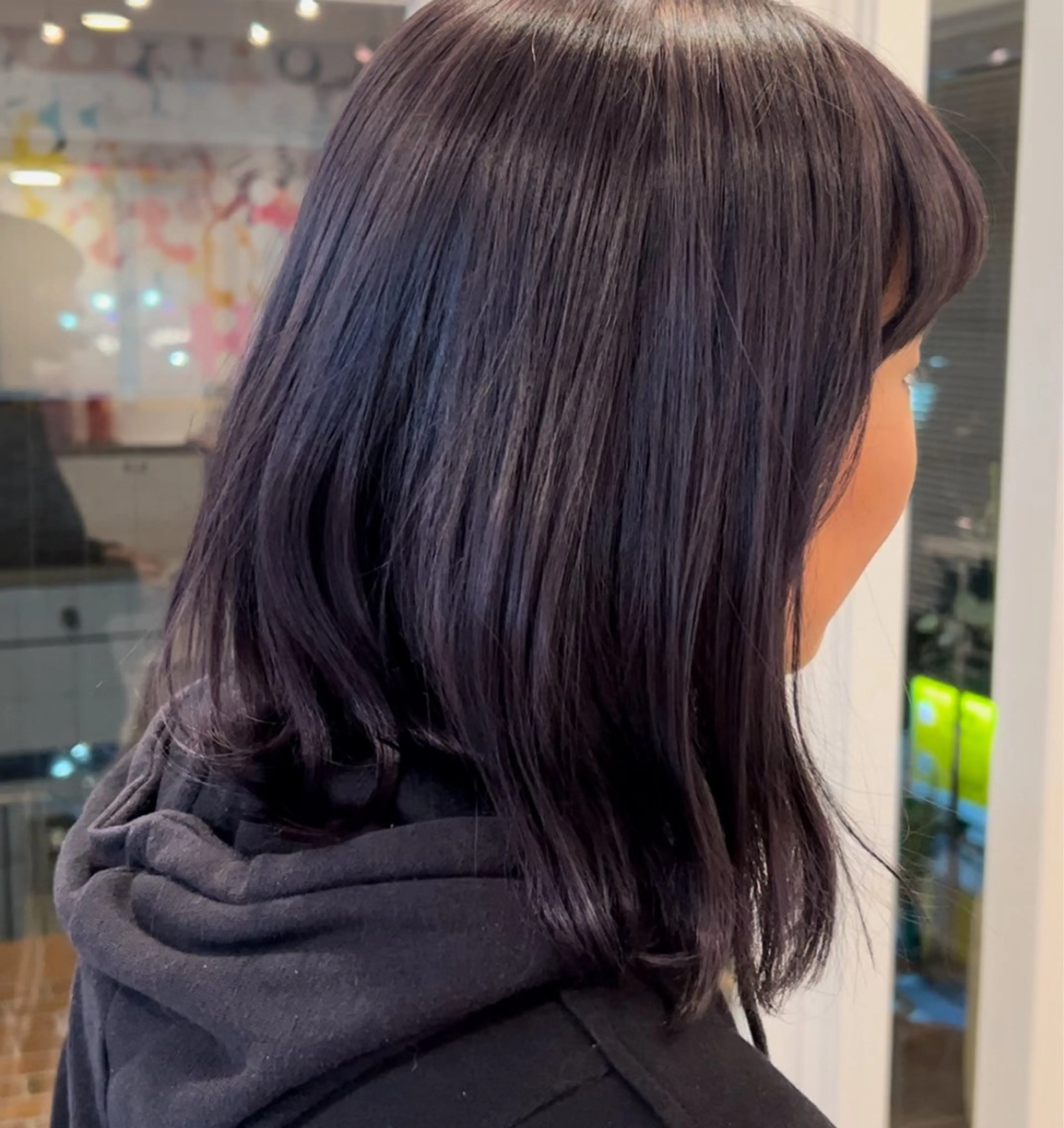 ミディアム カラー ブリーチ ブルーカラー ブルーラベンダー ラベンダーカラー シルバー マコ @_vral0のヘアスタイル