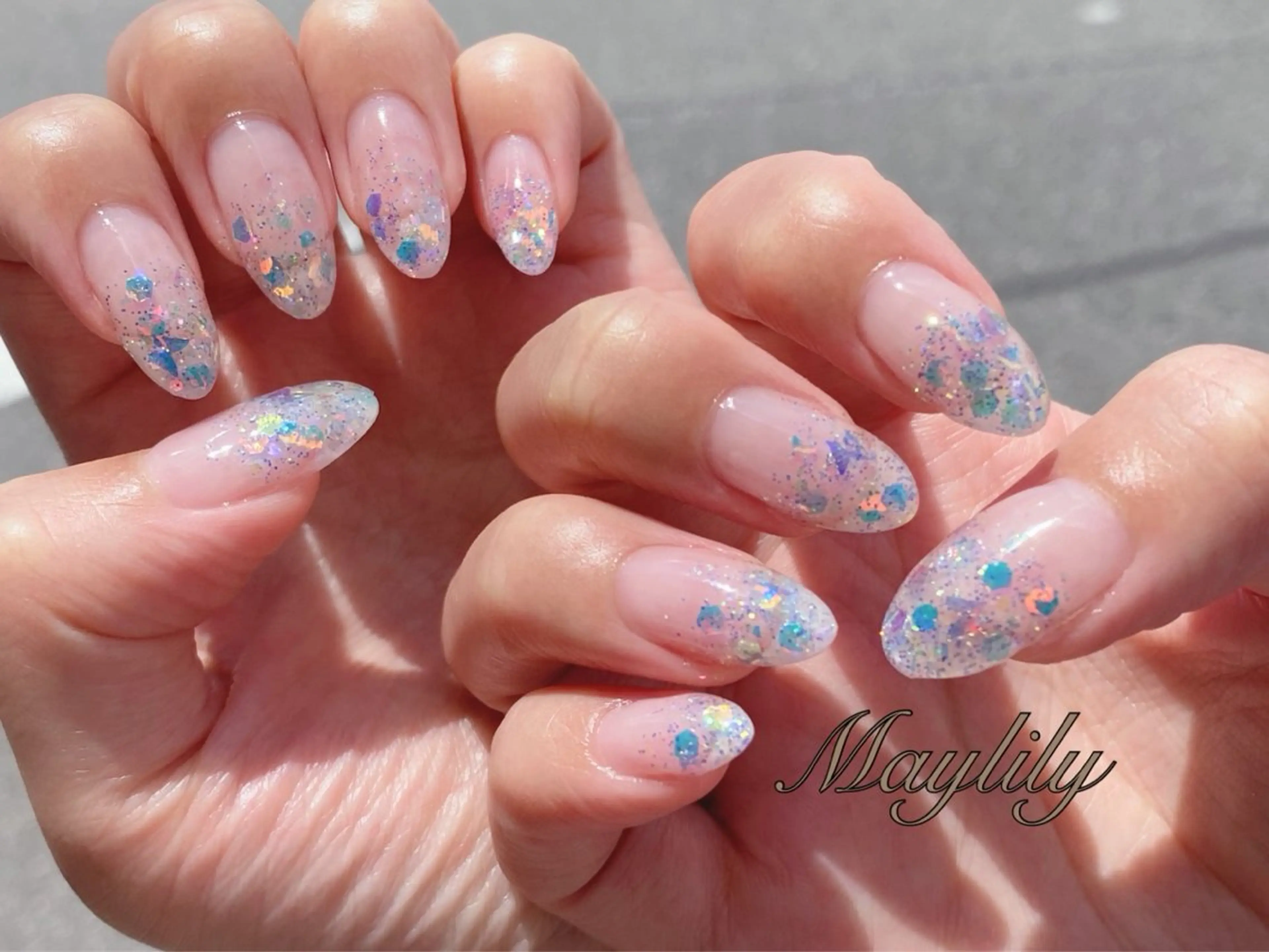 ネイル フラッシュネイル グラデーション キラキラネイル ラメ(グリッター) ラメグラデーション ハンドネイル Nail salon Maylilyのネイルデザイン
