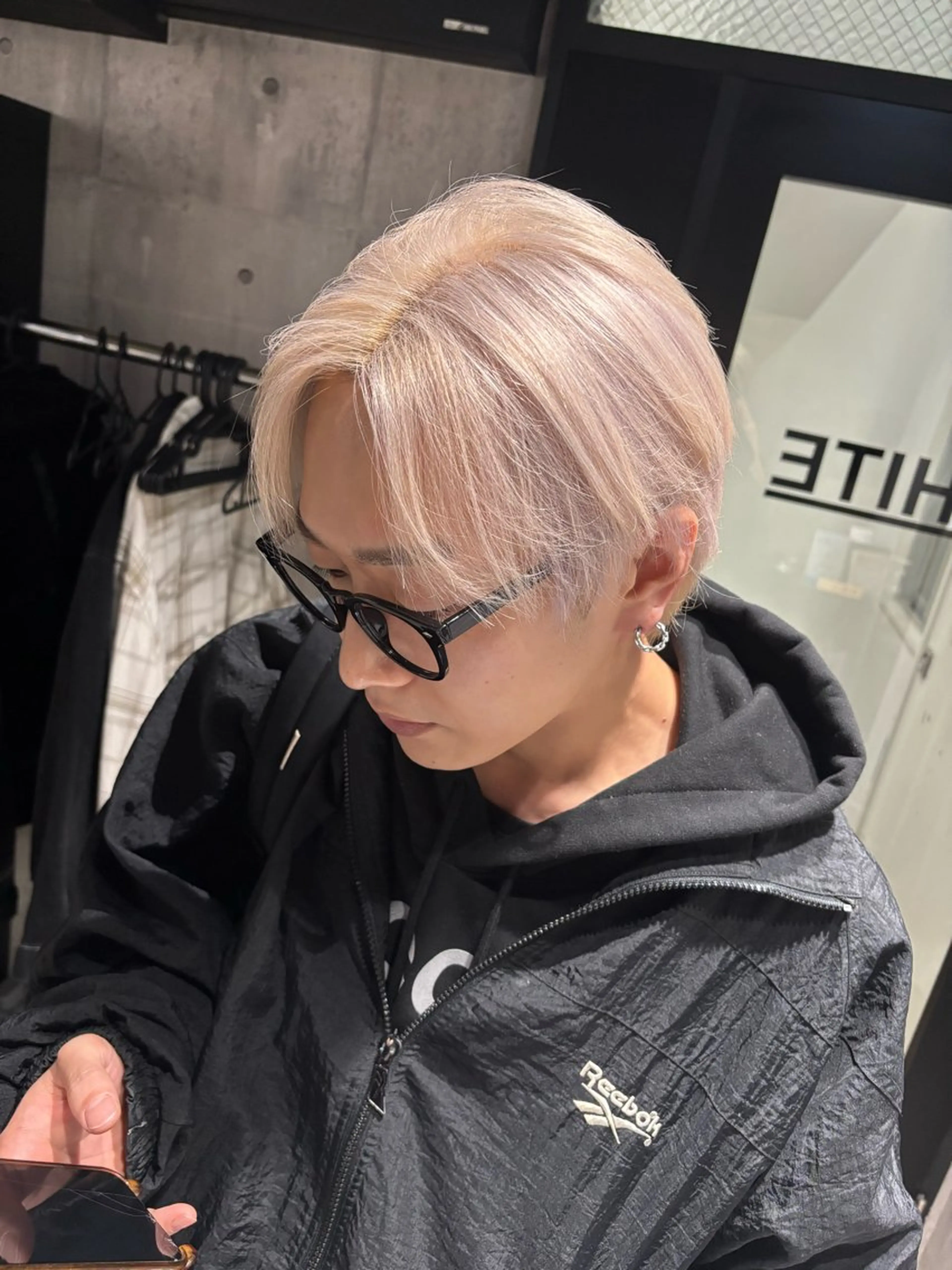 カラー メンズ カット ヘアカラー _WHITE / KENTOのヘアスタイル