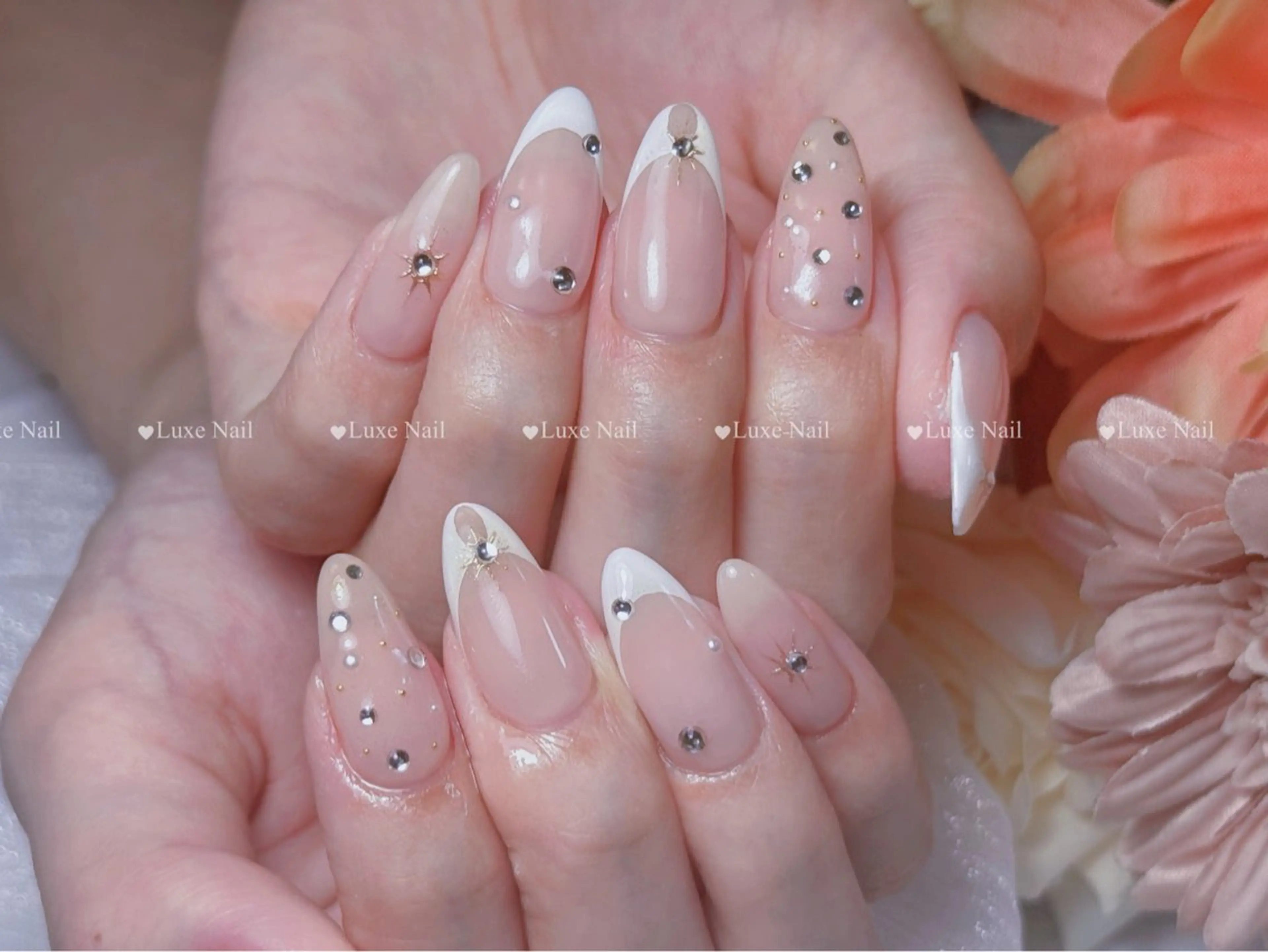 ネイル フラッシュネイル フットネイル フレンチネイル ジェルネイル ガラスフレンチ ハンドネイル Luxe Nail Salonのネイルデザイン