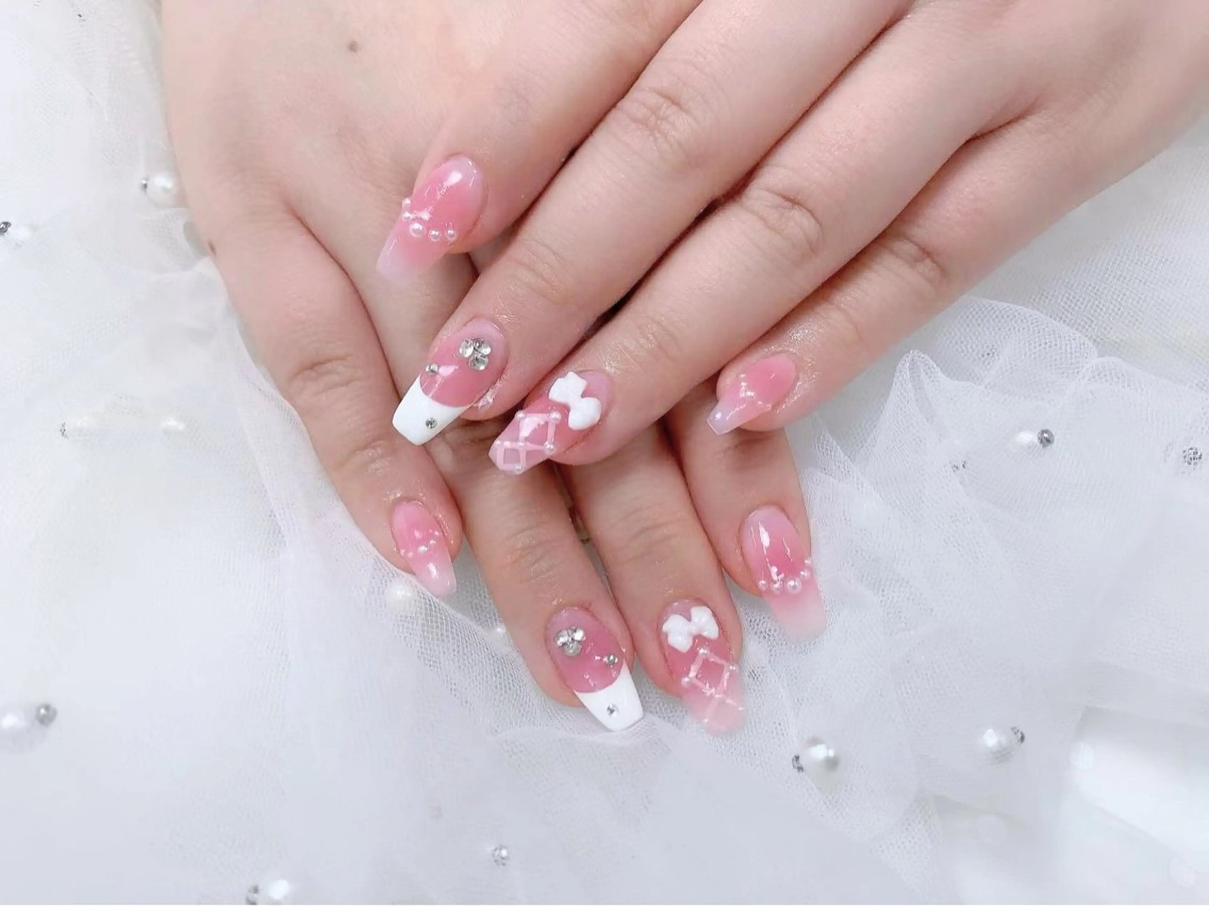 ネイル ボルドー チークネイル フレンチネイル グラデーション ハート ハンドネイル ╹◡╹Mimoミモ Eye&Nailのマツエク・マツパデザイン