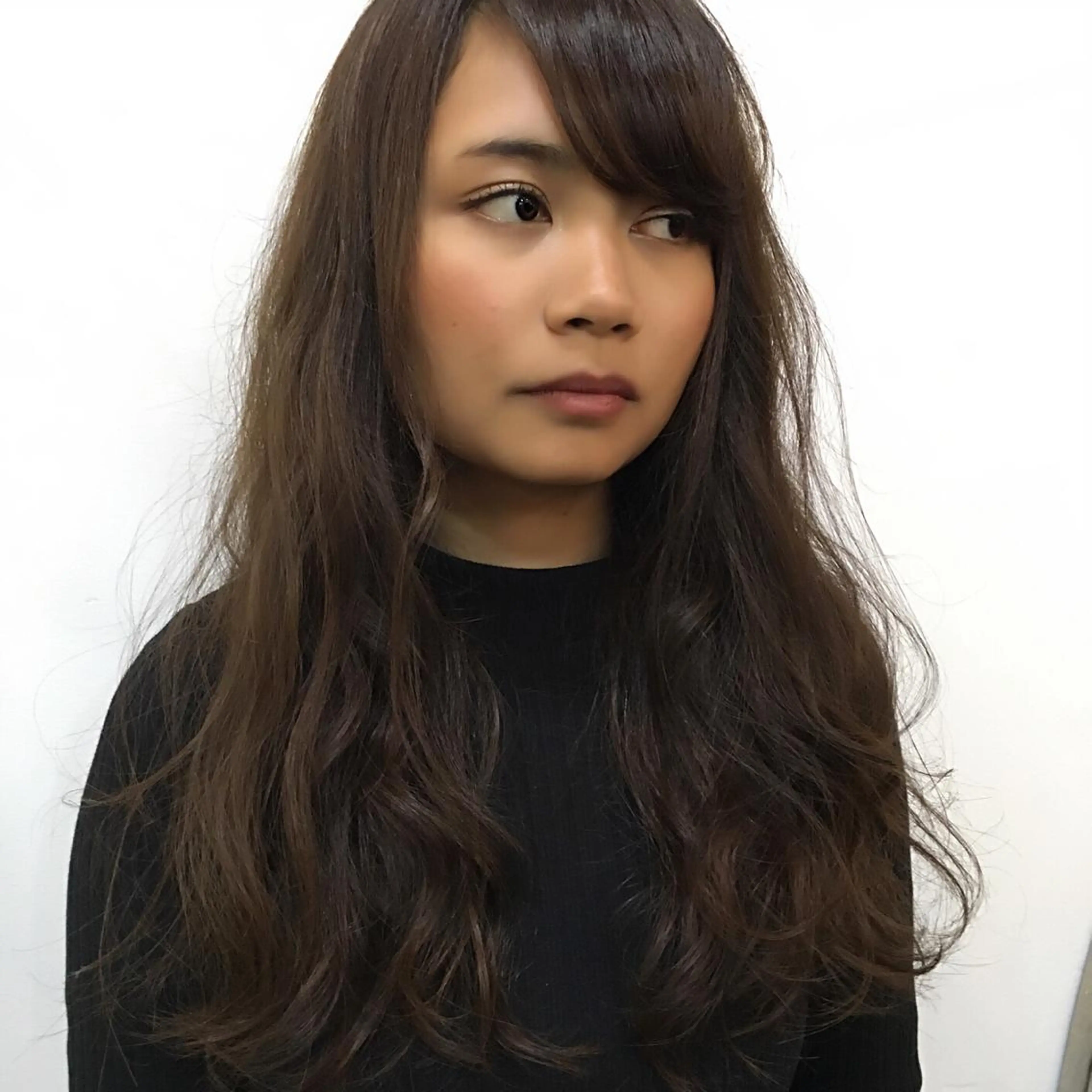 ロング カラー アッシュ 透明感カラー ハイライトカラー ハイライト ママ美容師🙆‍♀️ yukaのヘアスタイル