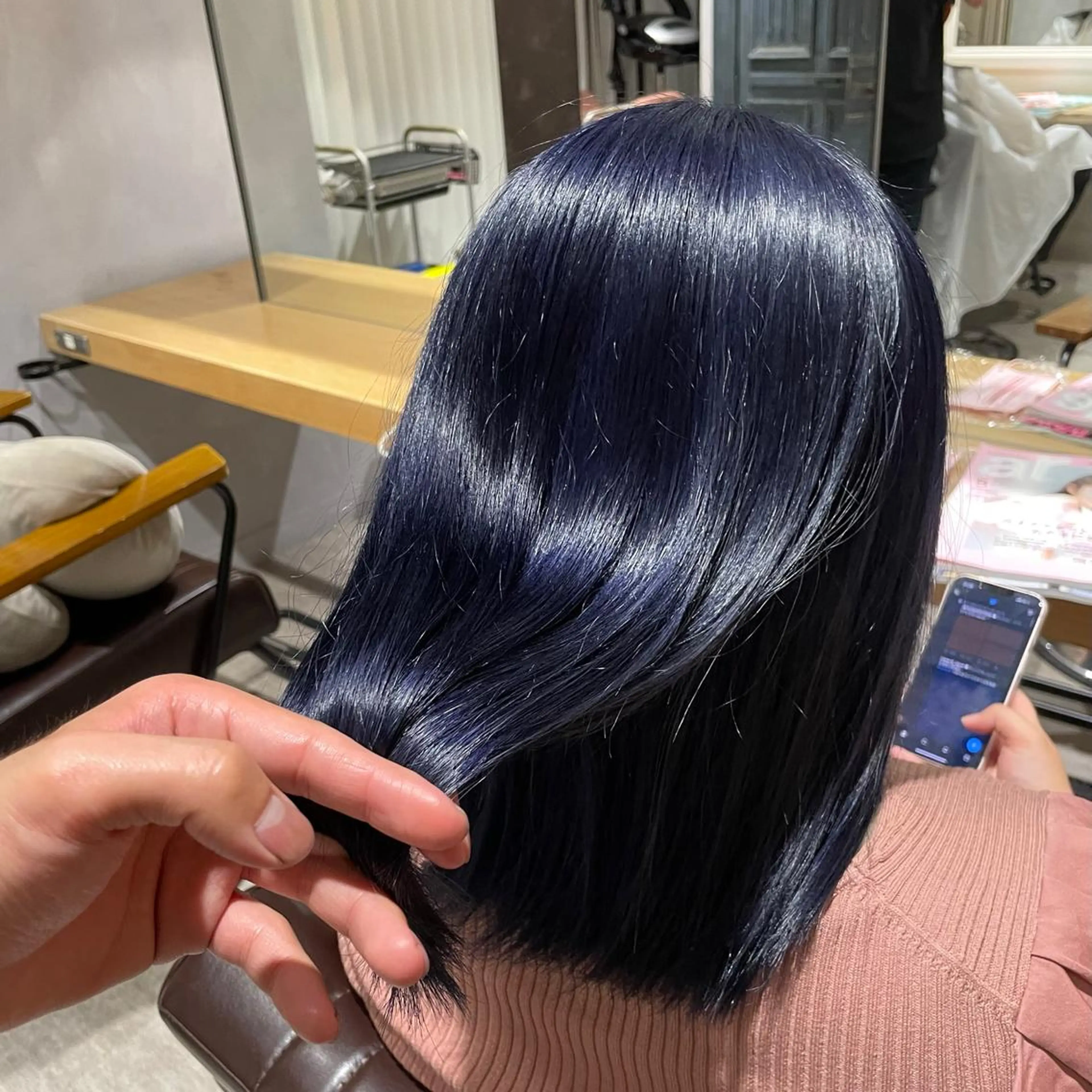 セミロング カラー ブリーチ 透明感カラー ダブルカラー インナーカラー ブリーチなしカラー 川崎のカラー職人🥣 kentaのヘアスタイル