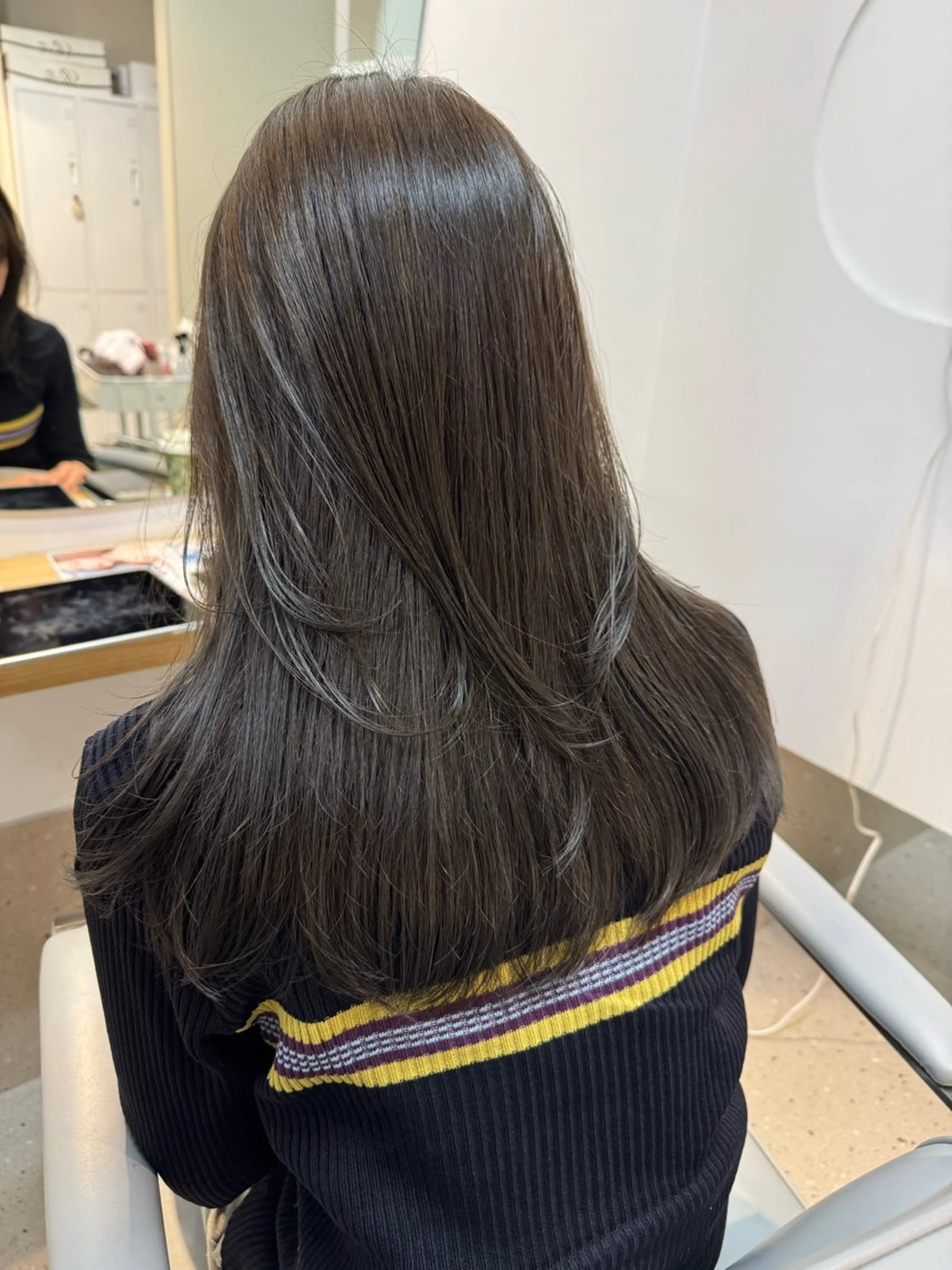 ロング カラー アッシュ 透明うる艶カラー🫧 ココロのヘアスタイル