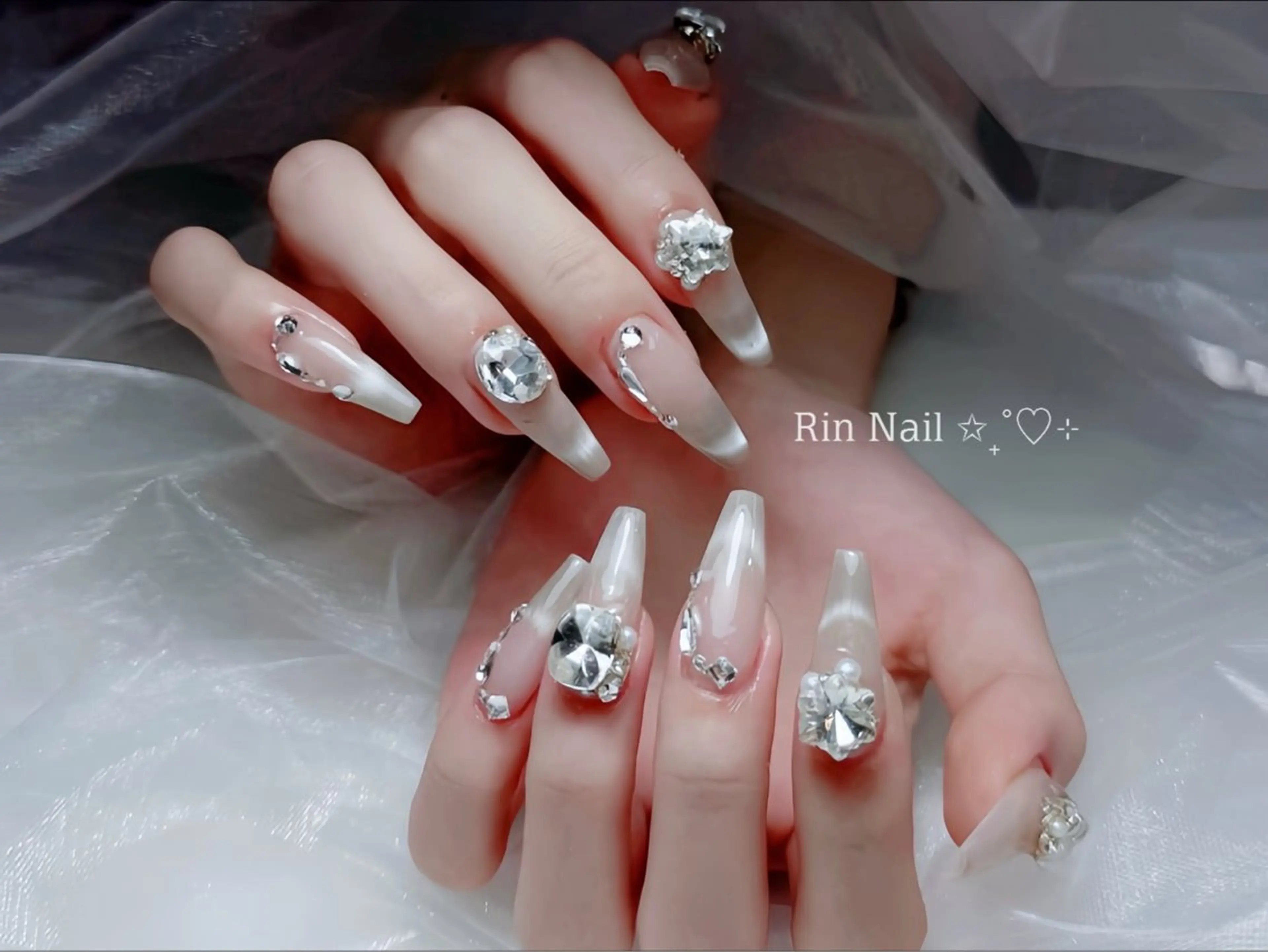 ネイル ボルドー フレンチネイル グラデーション キラキラネイル 韓国ネイル ハンドネイル Rin Nail Shinokuboのネイルデザイン