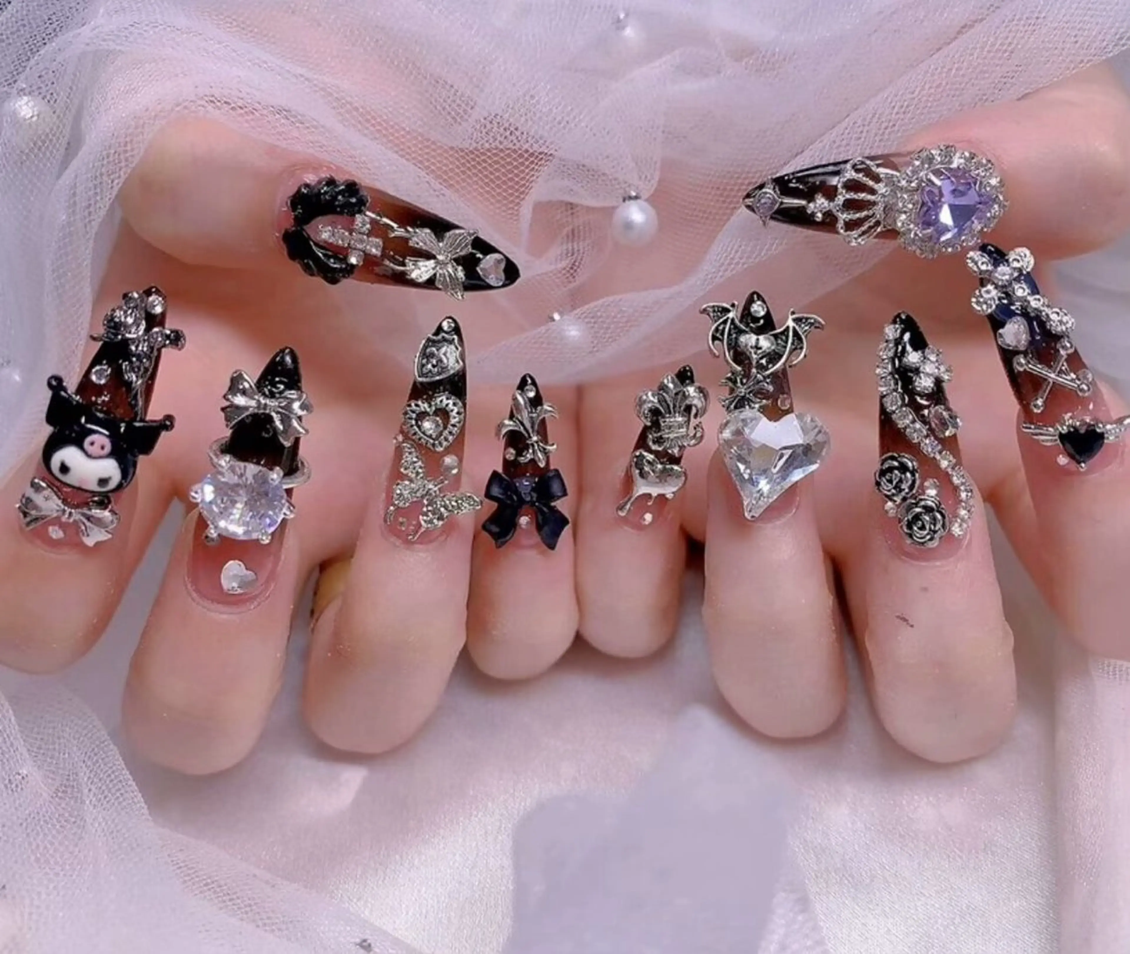 ネイル UMI ネイルサロン新宿🎀のネイルデザイン